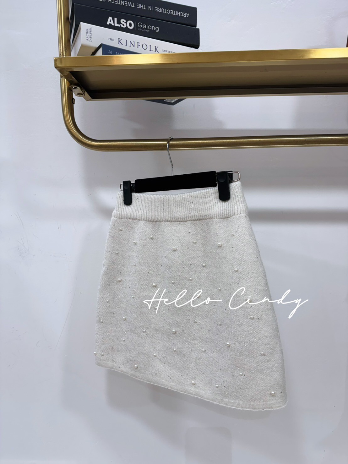 B02019 肉肉女孩可以穿的白色珍珠針織短裙