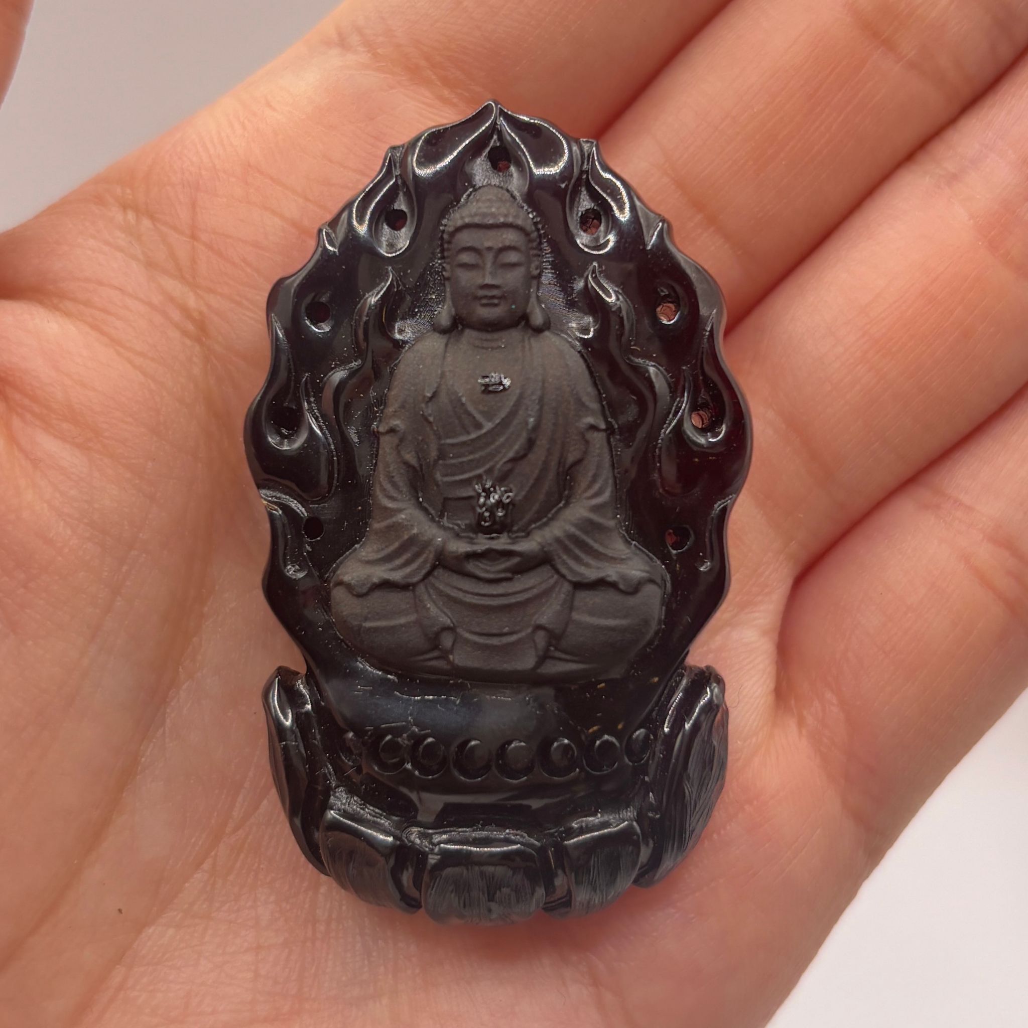 AB260204-L99-冠軍琥珀雕刻師聯乘紫袍大師開光-翳珀大日如來吊墜頸鏈(一物一證書)-(需留中文全名，已包紫袍大師開光，4月頭到貨，只限尖沙咀門店自取）