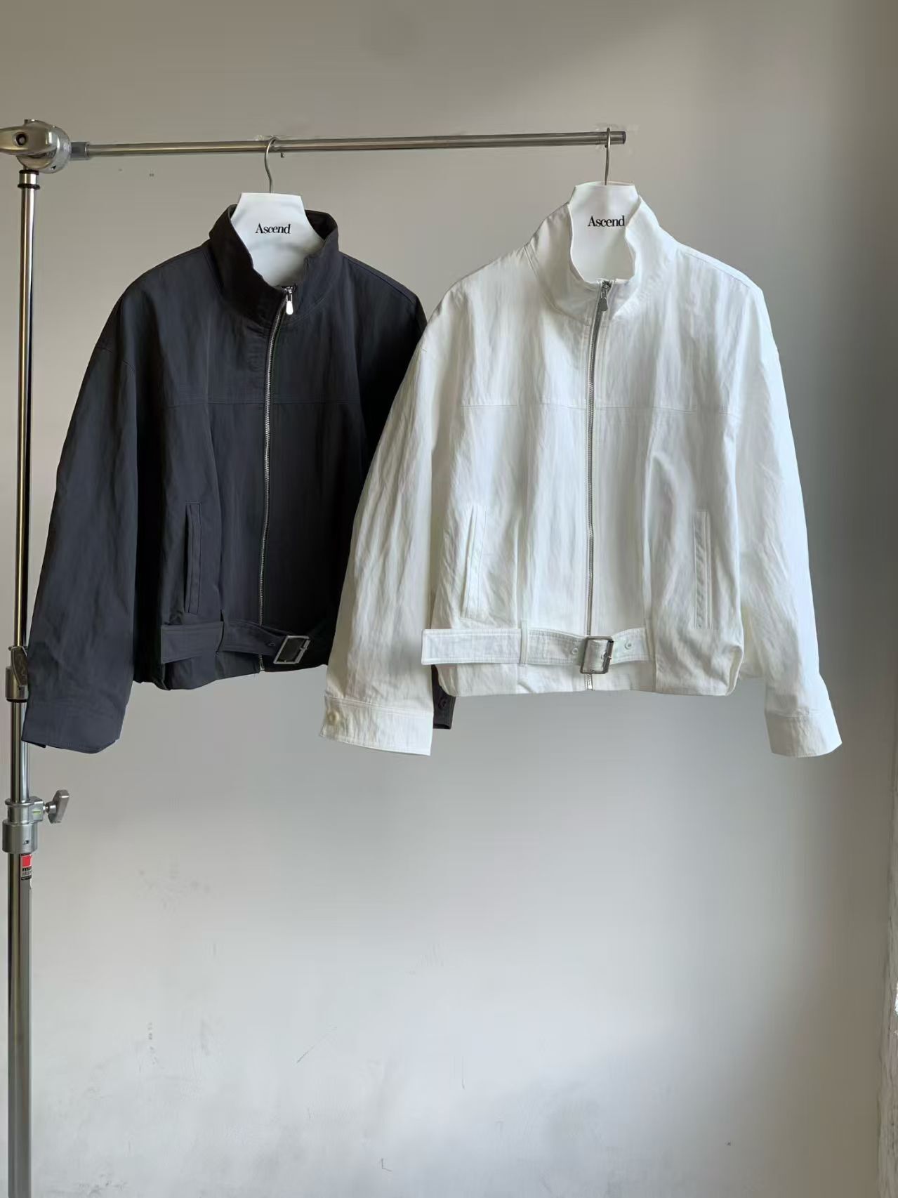 AC5503 企領皮帶扣造型拉錬風褸 *特價* (充值購物金不適用)