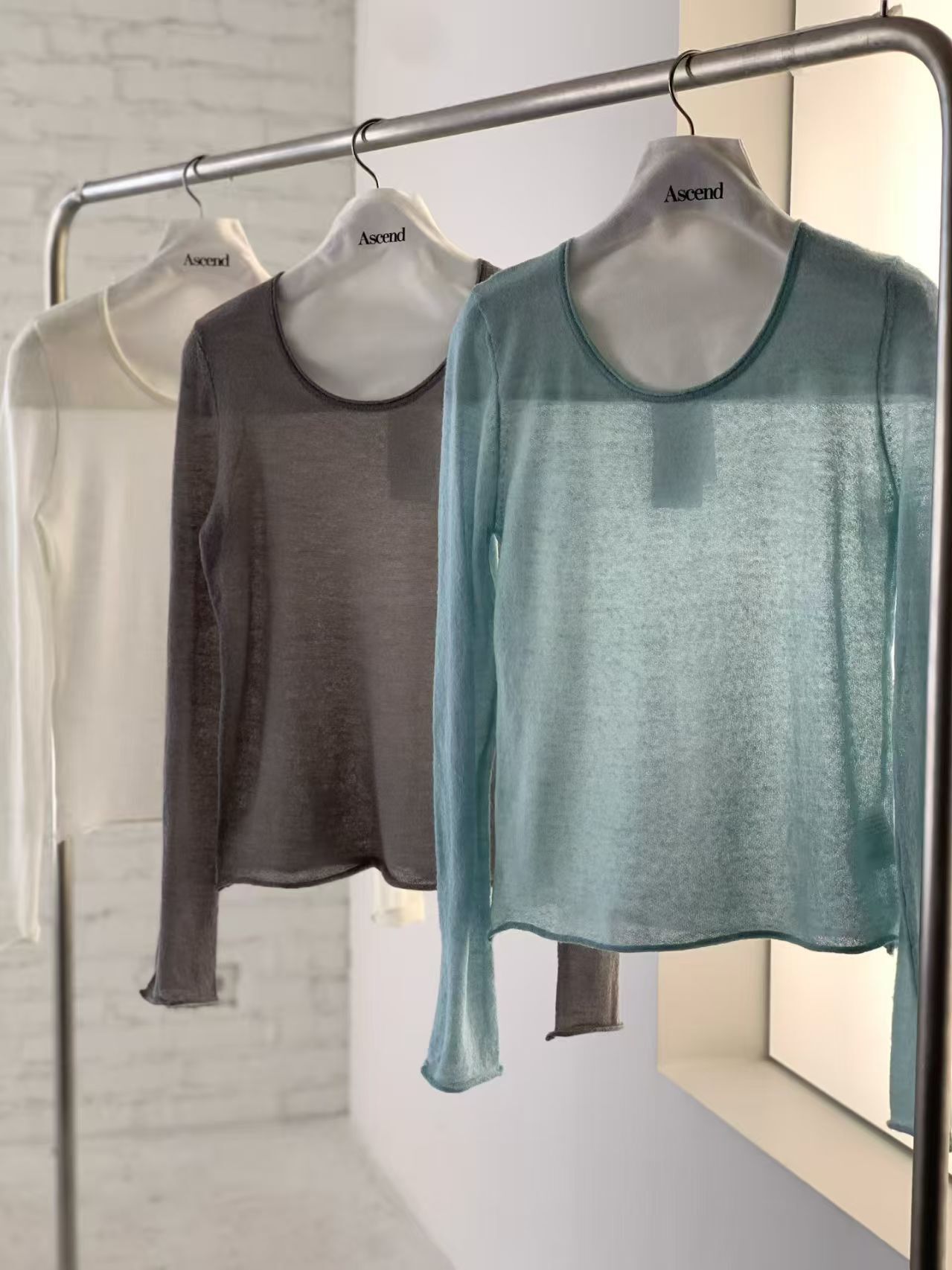 AC5514 小透膚捲邊上衣*特價* (充值購物金不適用)