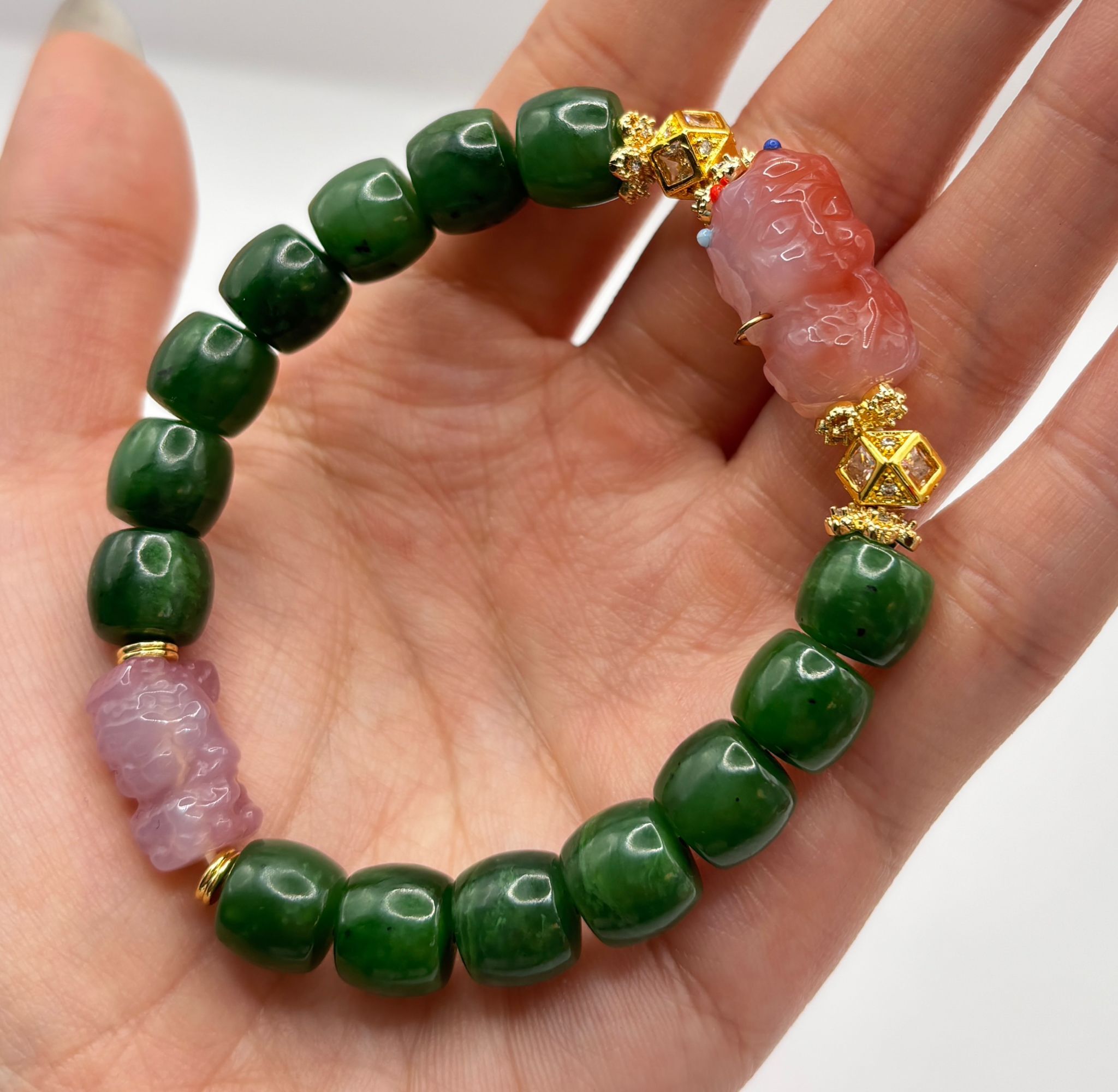 AB260204-L161-北極玉+天然鹽源瑪瑙雕刻觀音+天然鹽源瑪瑙雕刻度母 -(需留中文全名，已包紫袍大師開光，4月頭到貨，只限尖沙咀門店自取）