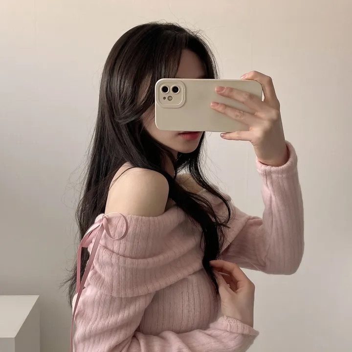 推！Ribbon Off-Shoulder Knit Top