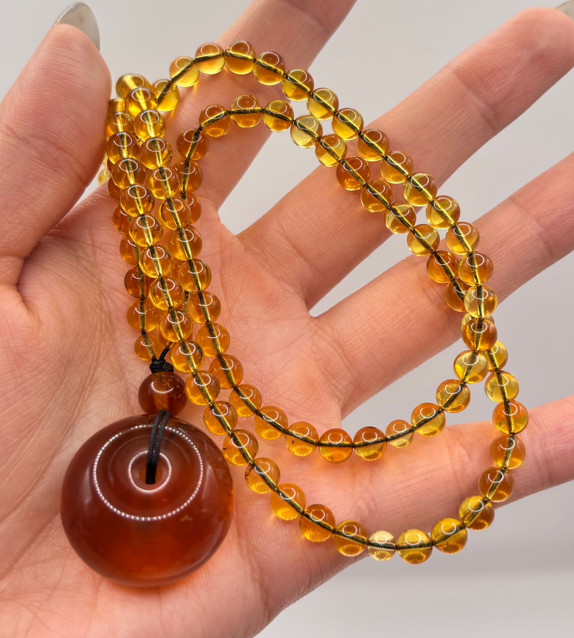 AB260204-L156-頂級琥珀平安特大扣（平安符） 送琥珀頸鏈  -(需留中文全名，已包紫袍大師開光，4月頭到貨，只限尖沙咀門店自取)