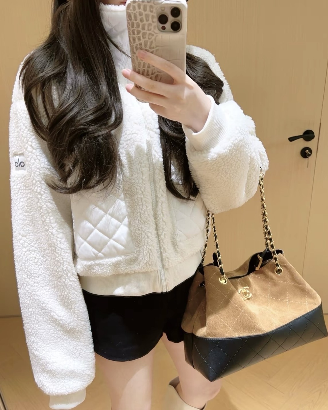 Alo 菱格羔羊短版外套