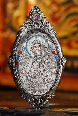 0207XZ58-雪堆白唐卡-橢圓銀唐蓮花生大士（A58）