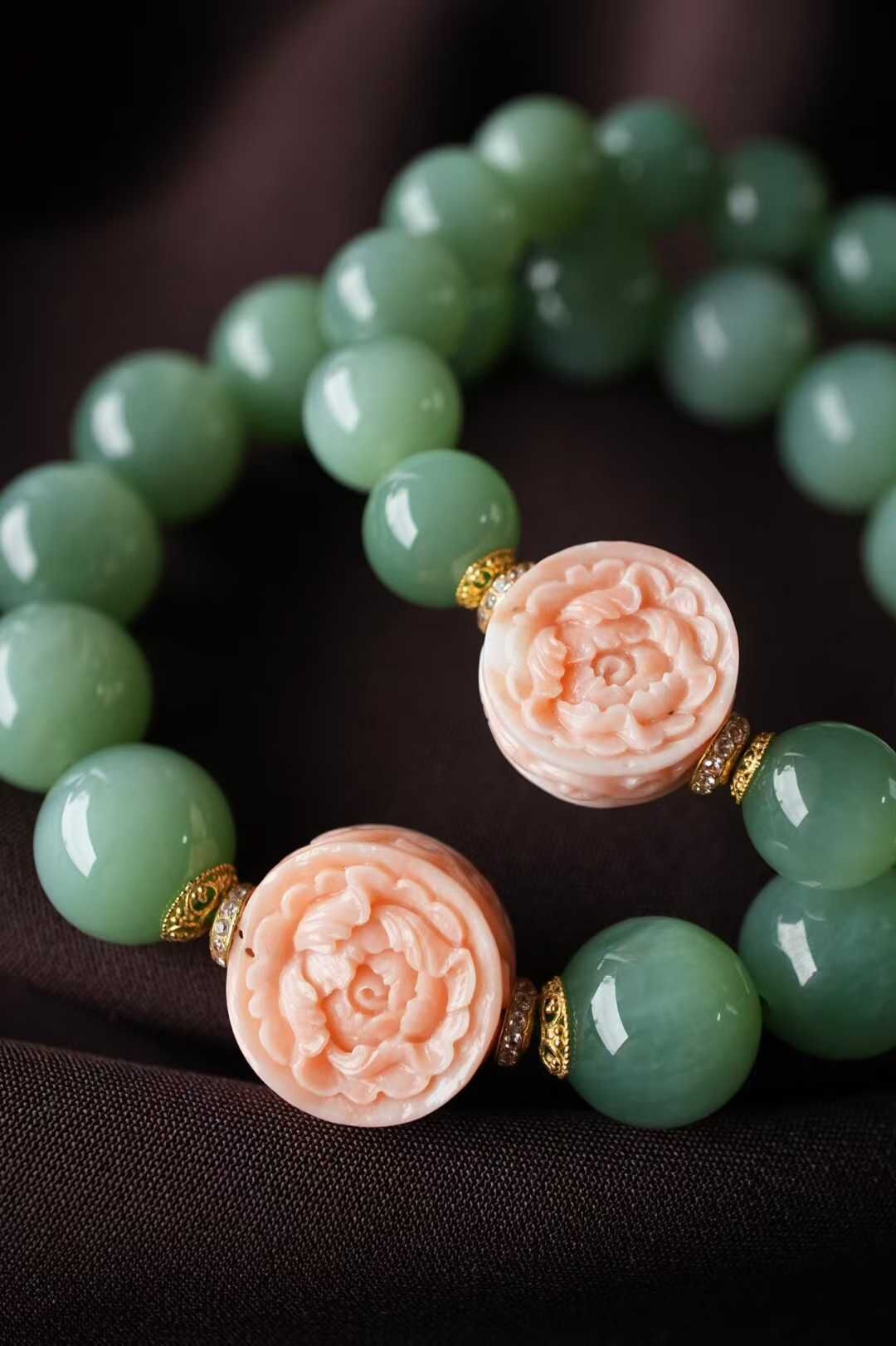 122441 和田玉碧玉冰底粉青貓眼手串