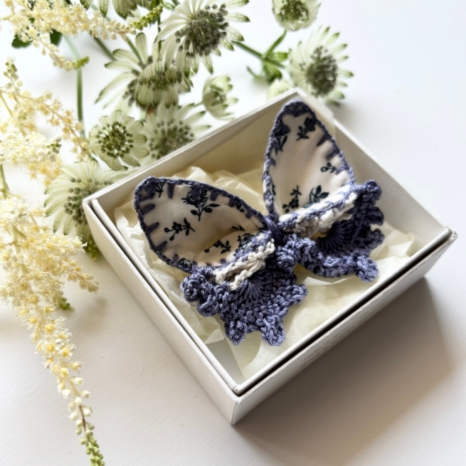 日本選物 典雅花卉蝴蝶結髮夾 - 藍紫