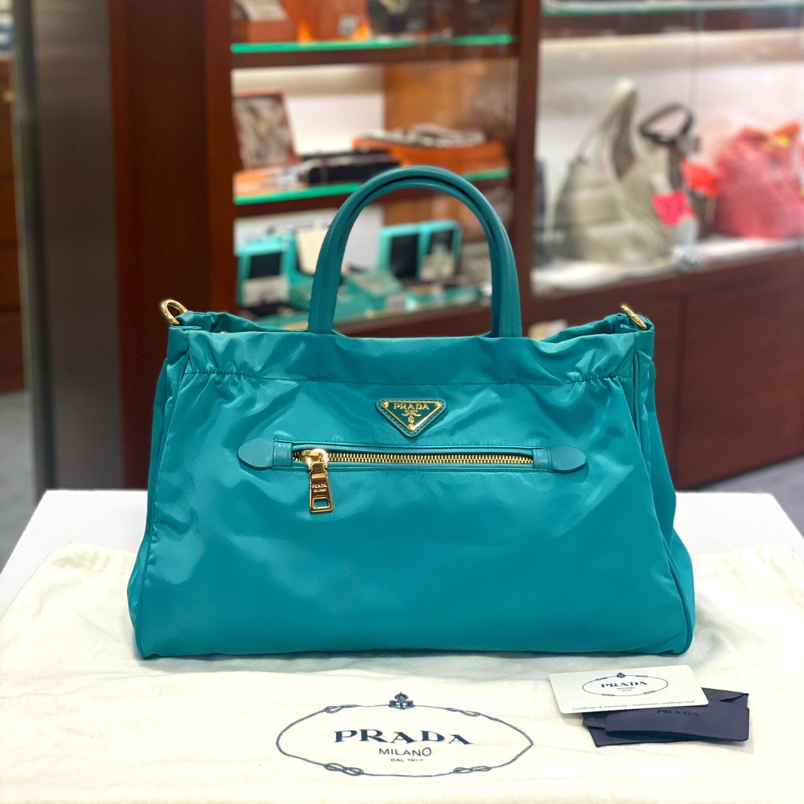 SPECIAL OFFER !!! 95%NEW二手PRADA手挽袋 天藍色尼龍 B1843M #普拉達手挽袋 #香榭站正品