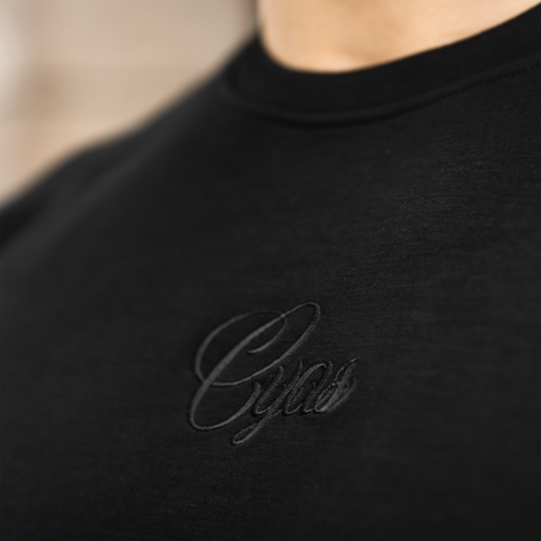 [UCN] Solid Form Tee - Dark