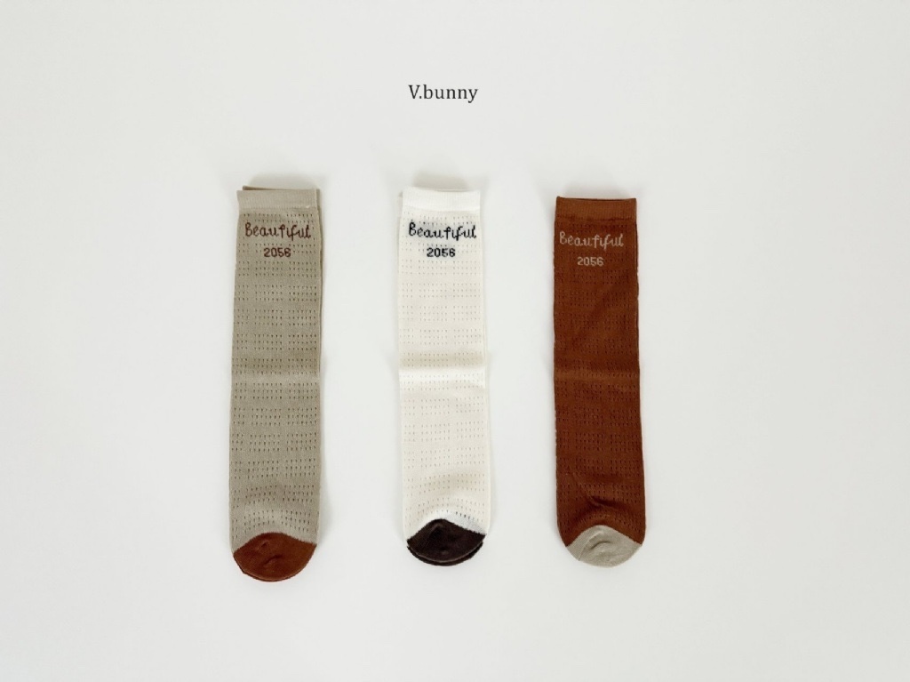 正韓春Vbunny刺繡英文網襪組