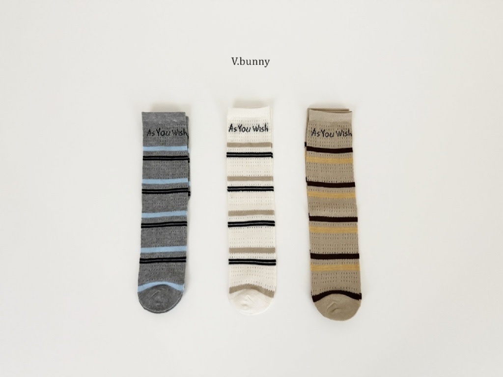 正韓春Vbunny橫條字母網襪組