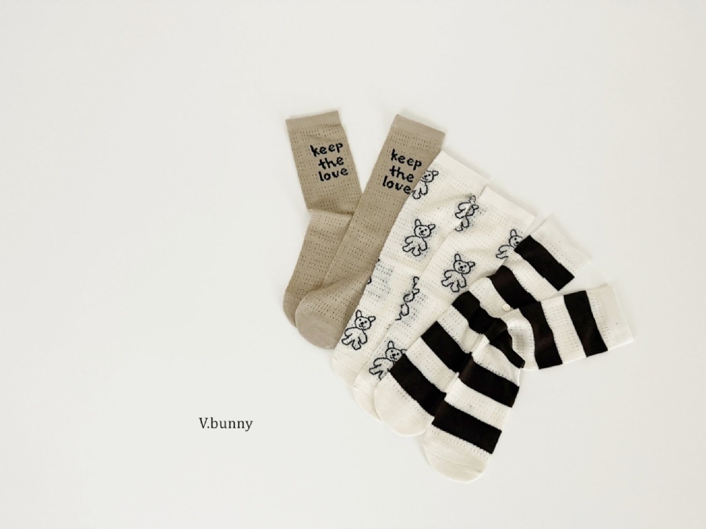 正韓春Vbunny黑白橫條小熊長襪組