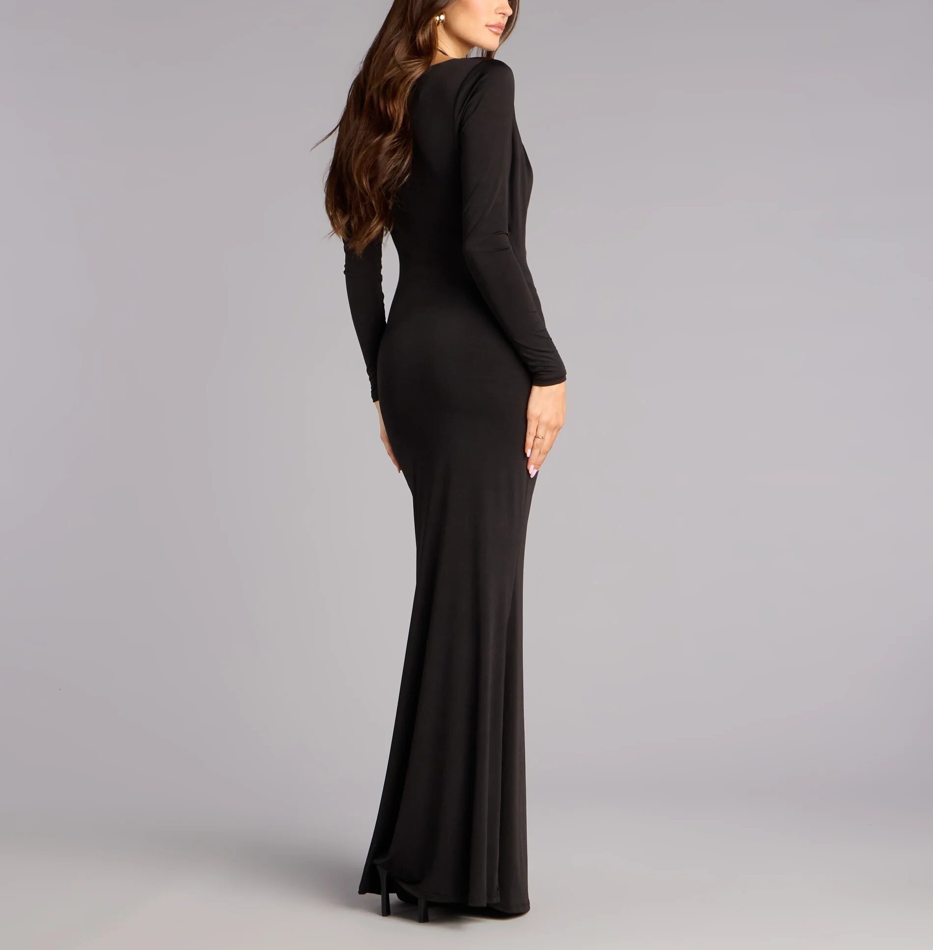 Hot Black黑色金屬飾深V垂領Dress