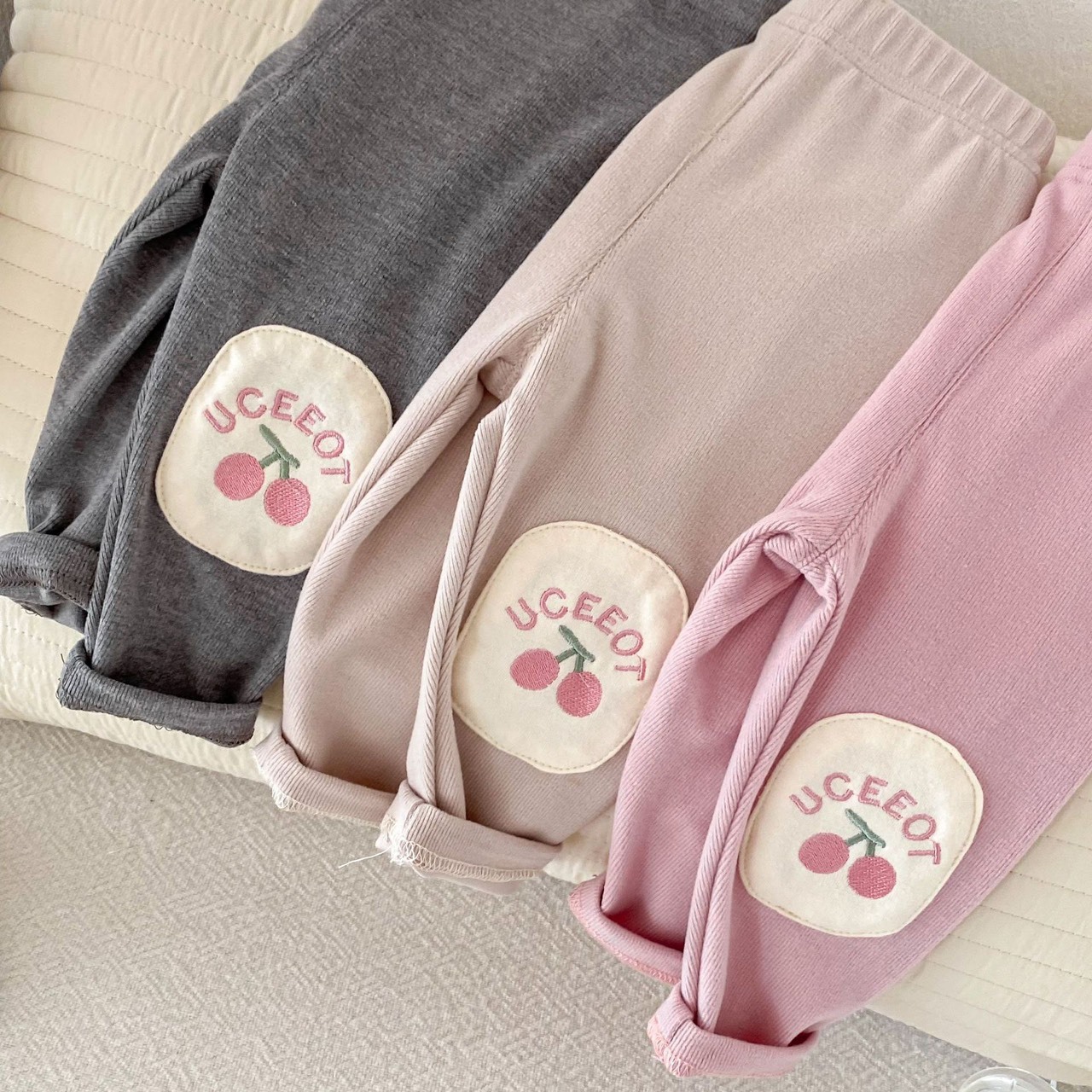 櫻桃貼布休閒褲