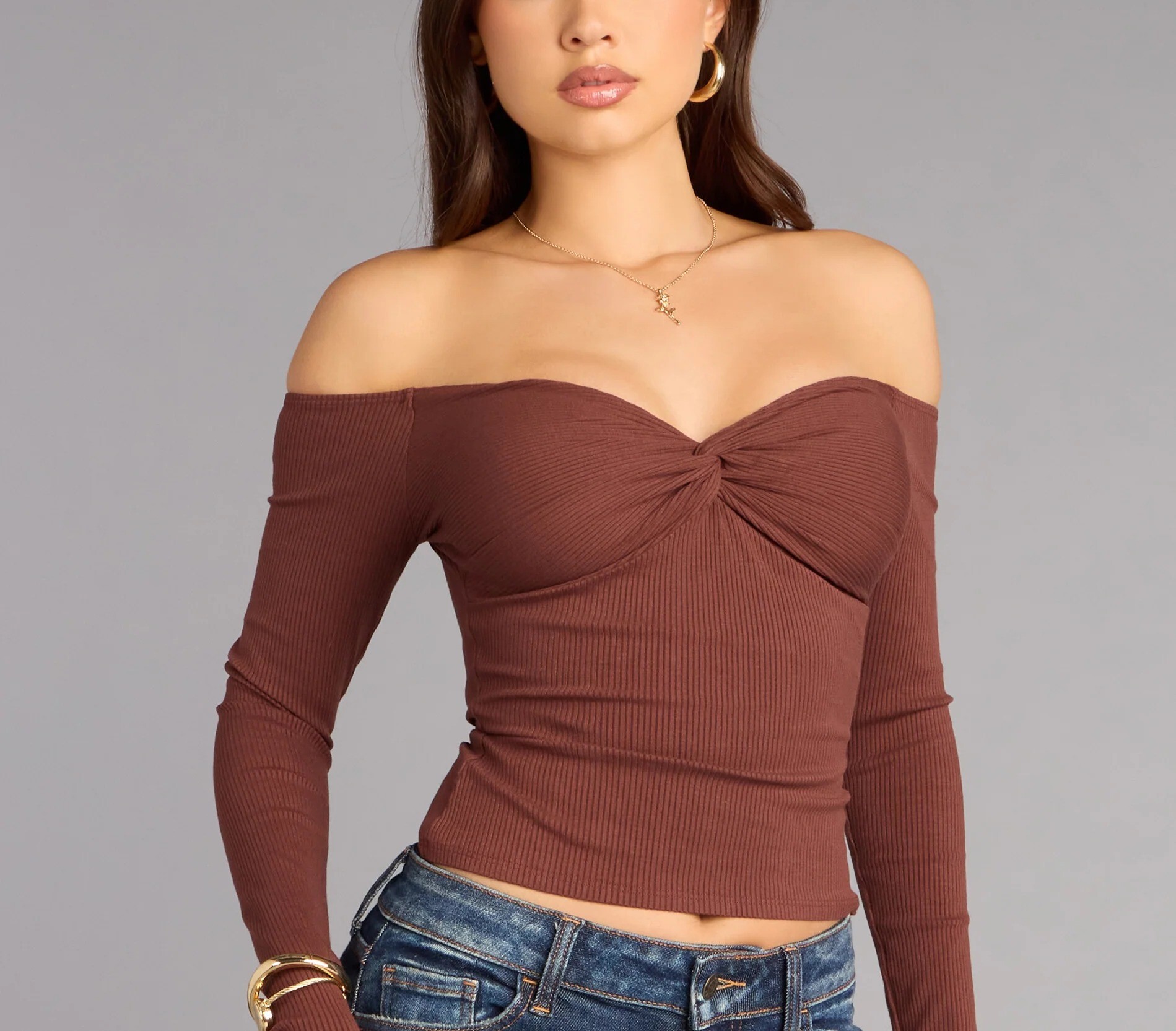 Brown Coco摩卡牛奶色露肩馬甲針織上衣