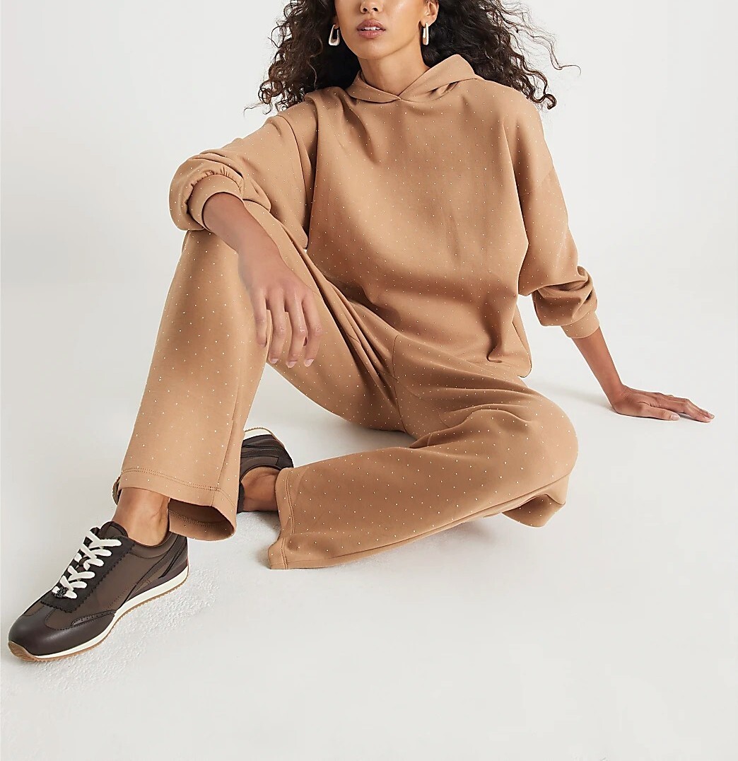 Borwn CoCo淺摩卡色貼鑽帽T+綁帶Joggers套裝