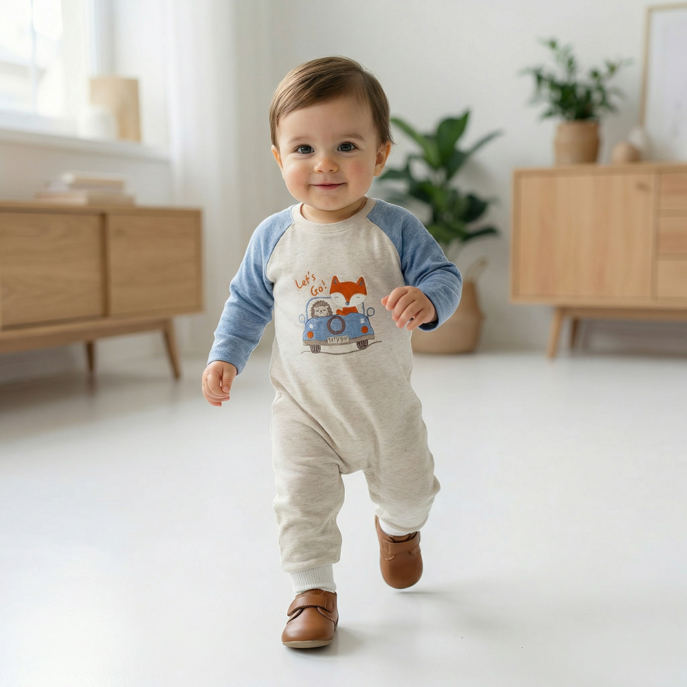 PIPPY LET'S Go 小狐狸開車冒險跳色圓領長袖包屁衣 藍