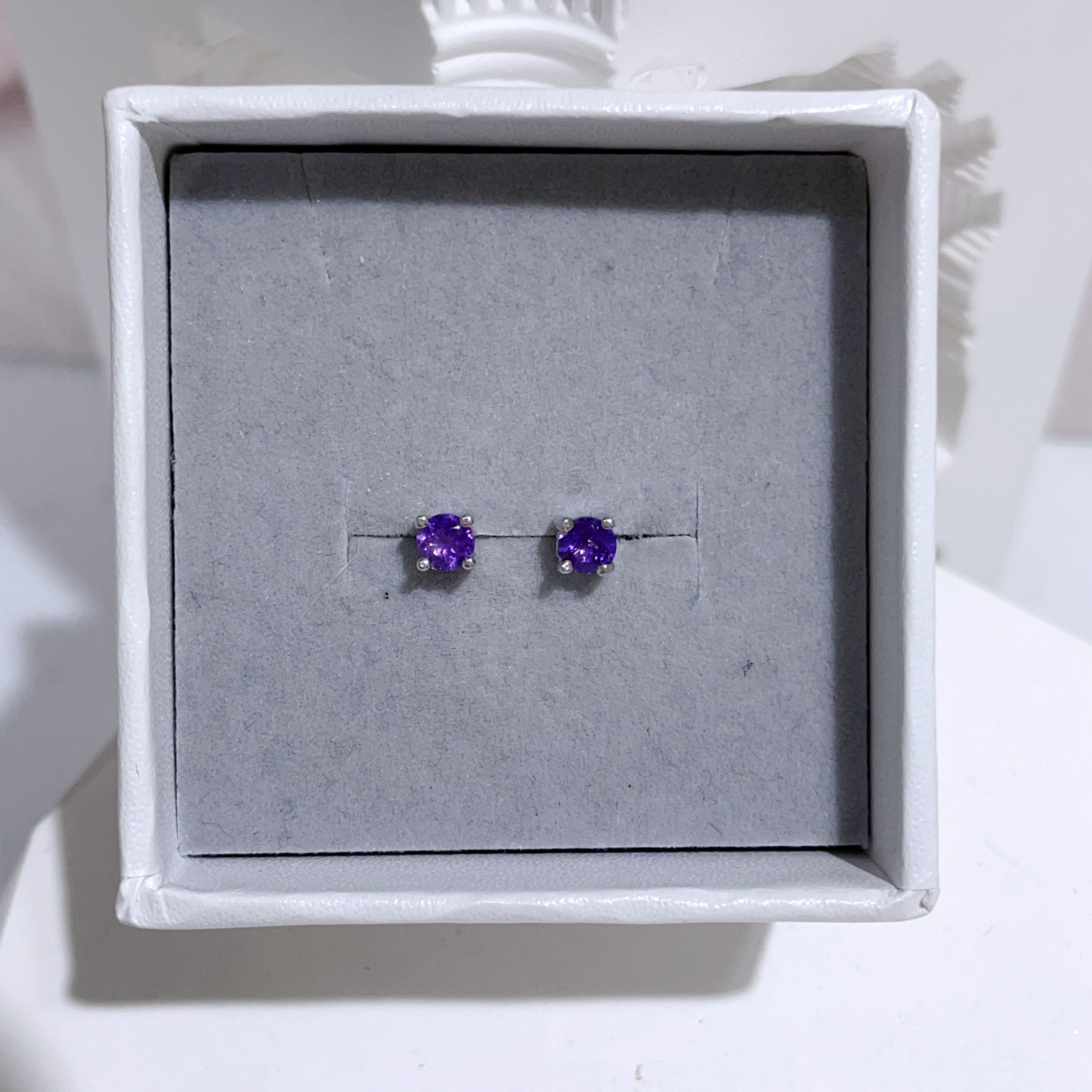 F070 紫水晶四爪耳環