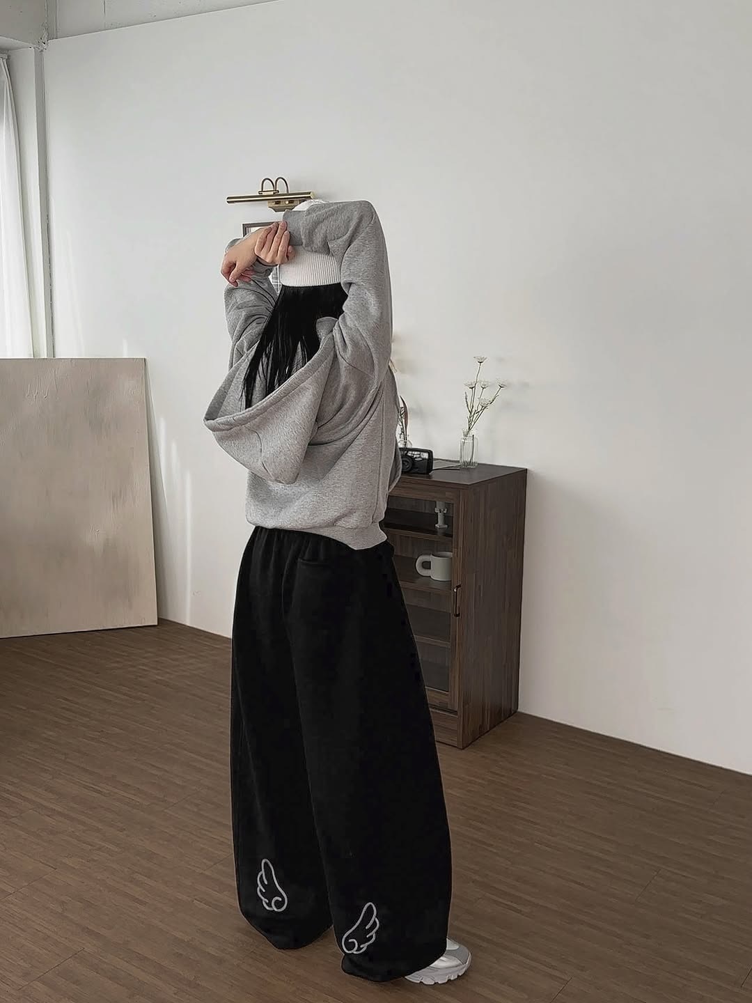 【預購】韓國 Loonough 天使翅膀 褲腳刺繡 Angel Wing Slit Line 寬版 棉褲 長褲