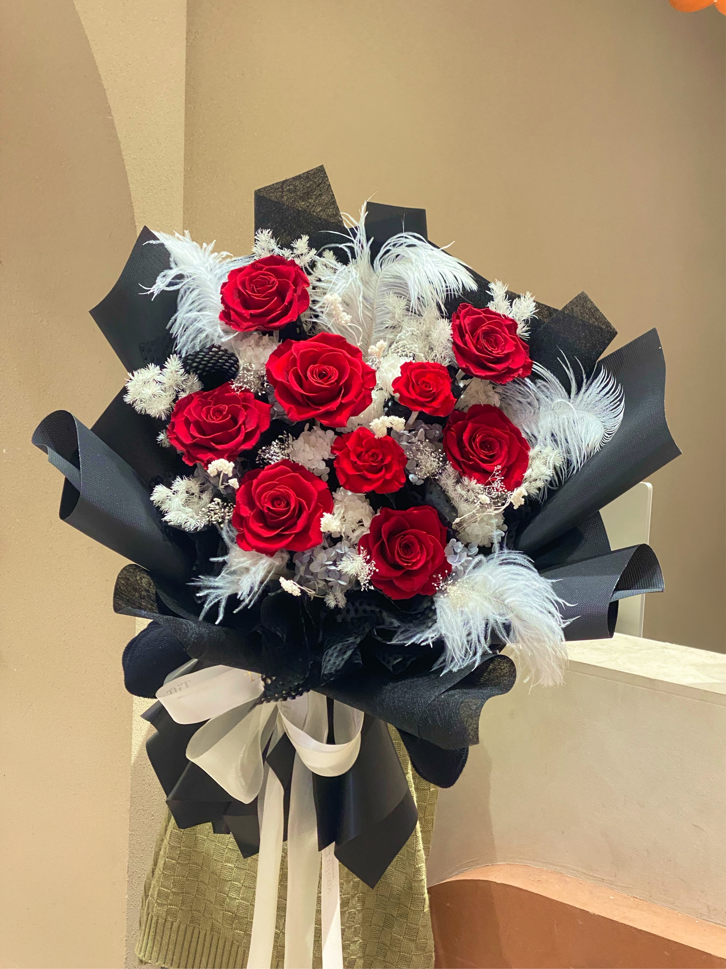 Elephant Love 超巨大永生花束/醇黑炙愛