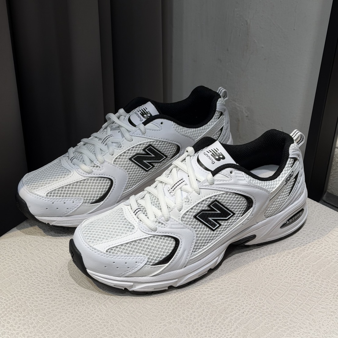 New Balance 530 "PANDA" 熊貓 MR530EWB