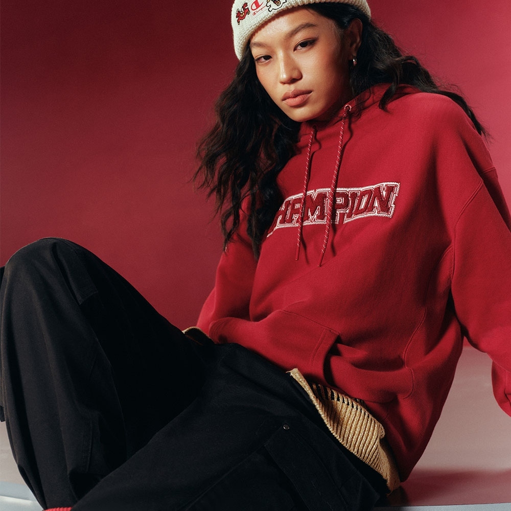 男女款- CNY系列-馬年系列-LOGO刺繡 棉質長袖帽T-紅色（U6ASWSU106M-401）