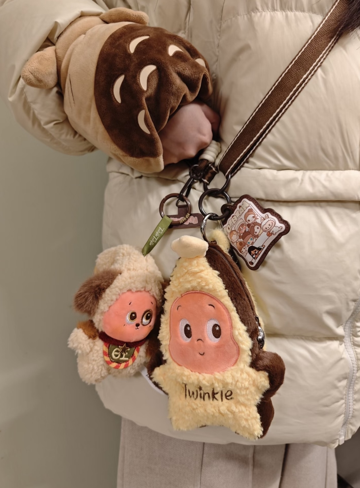 代購-泡泡瑪特POP MART 星星人便攜  奇妙漫遊系列  吊飾收納袋  多哈幾場限定 PPMT-2601-0088