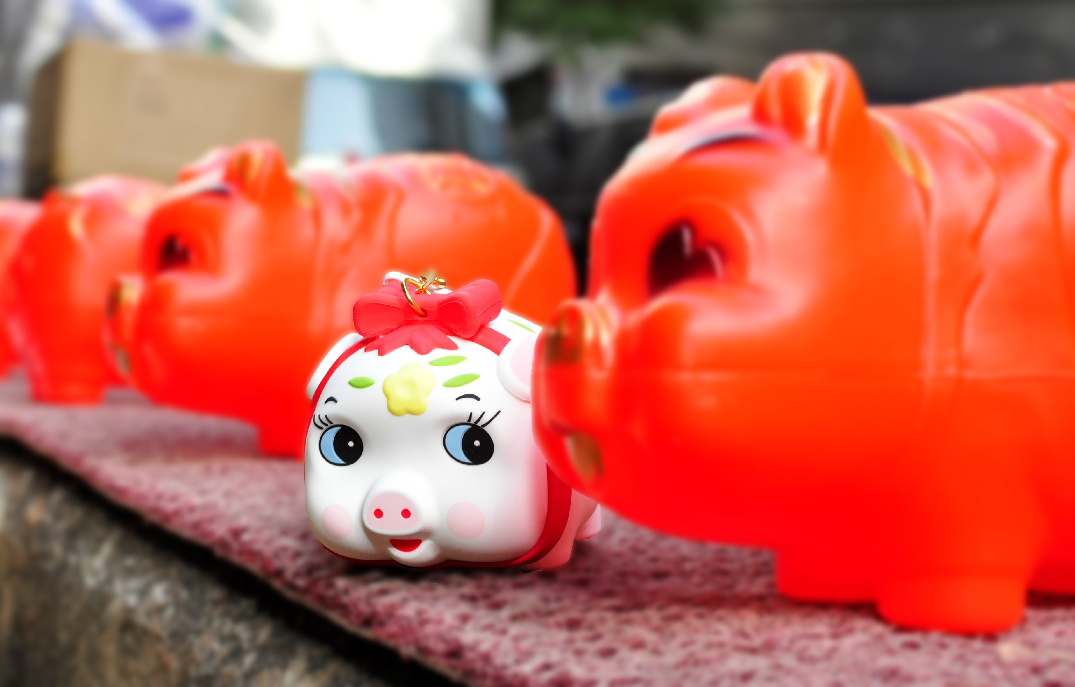 玩潮 珠光豬仔匙包配舊錢幣