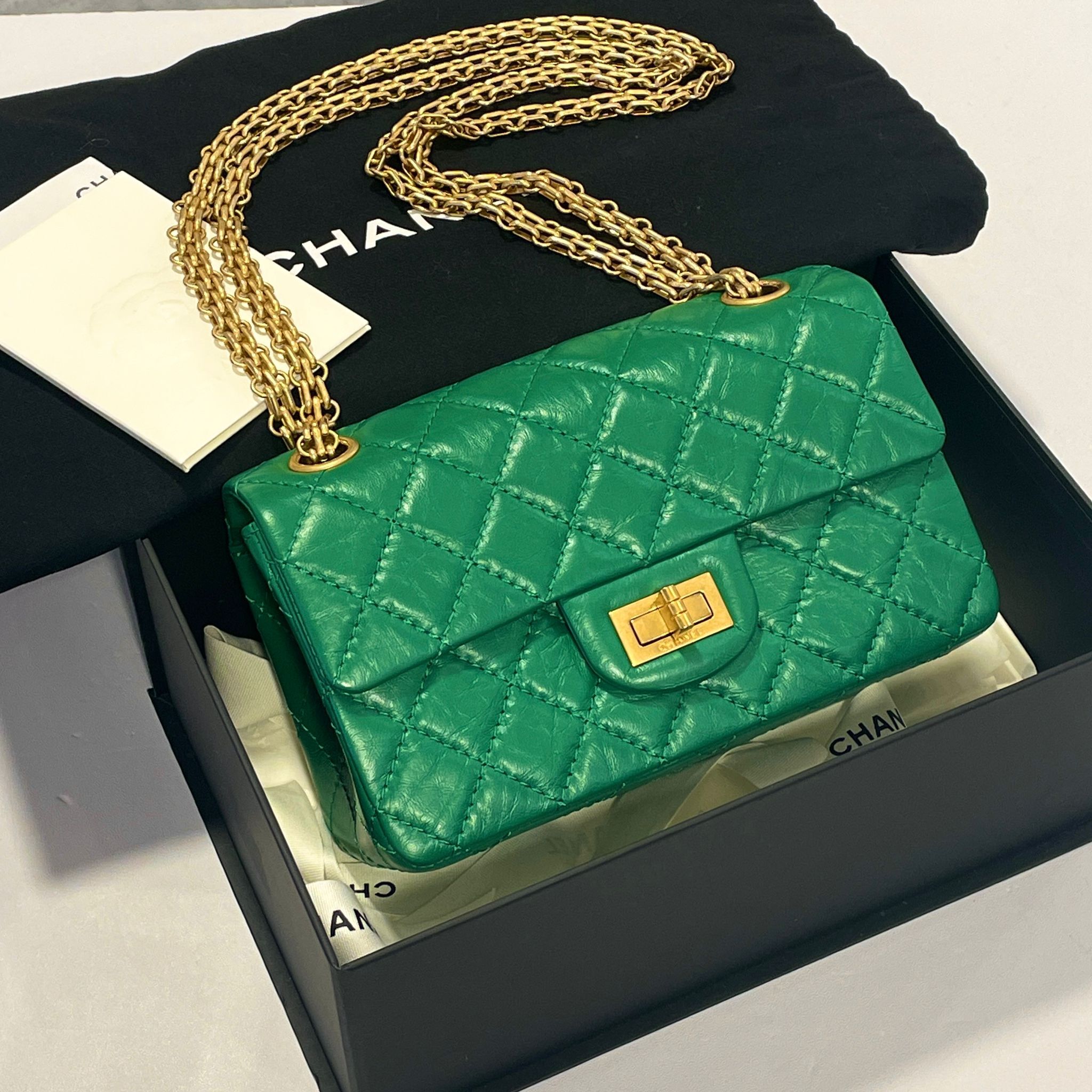 全新CHANEL MINI 2.55 AS0874 翡翠綠/菱格 皺摺小牛皮/金扣 @晶片款 #香奈兒手袋 CF2.55 #BRAND NEW #香榭站正品