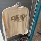 [S] DKNY EGGNOG/LIGHT GOLD GRAFFITI RHINESTONE LOGO MOCK NECK PULLOVER, DP5T1426-I1K (SD1711)