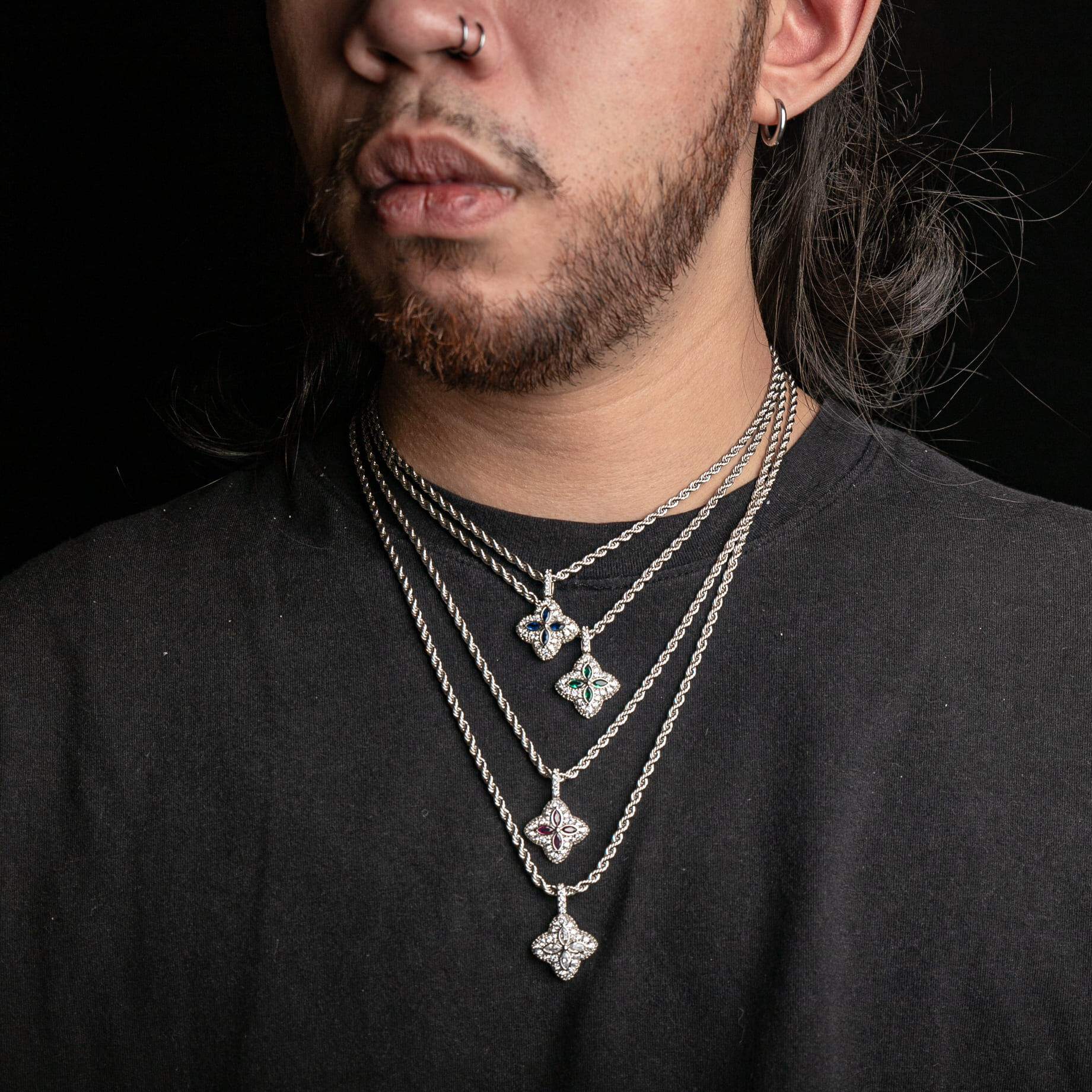 滿鑲幸運草墜飾