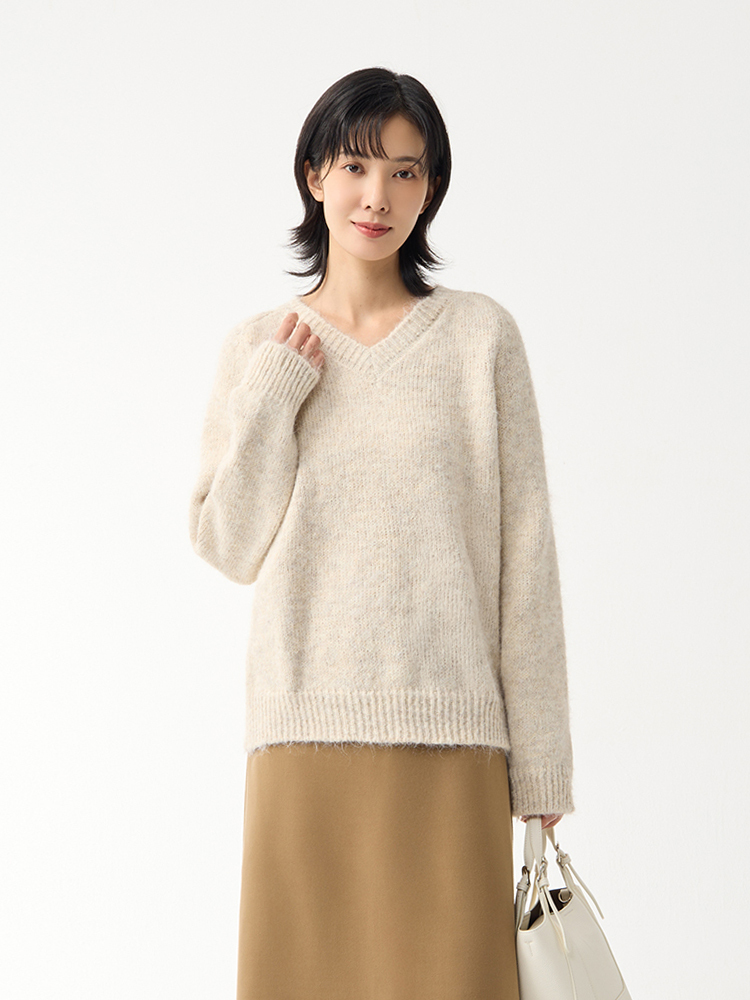 花彩V領針織上衣（11%羊毛）