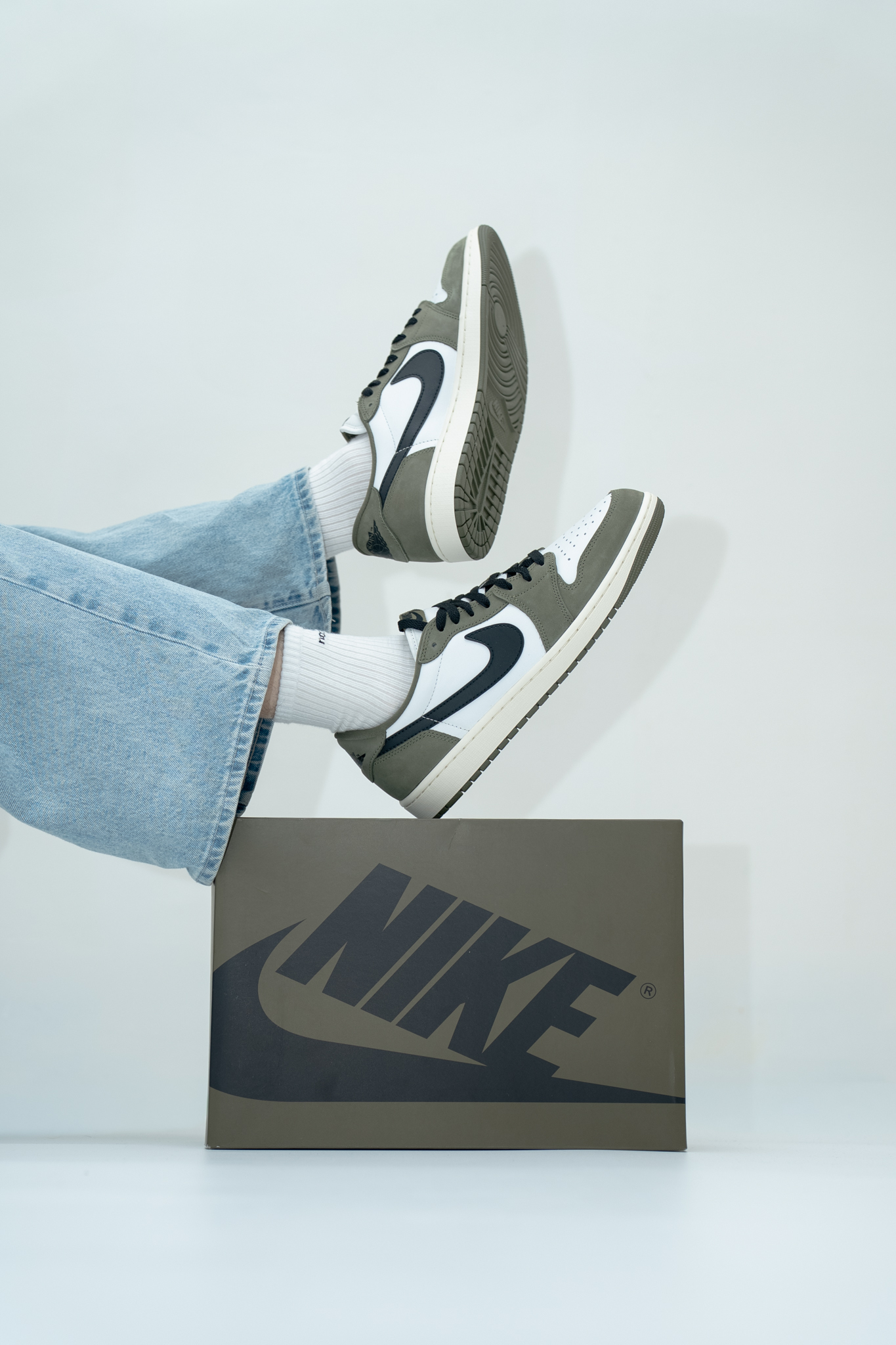 【Focus Store】預購 Nike Air Jordan 1 Low OG "Medium Olive" 橄欖綠 倒鉤平替 HQ6998-200