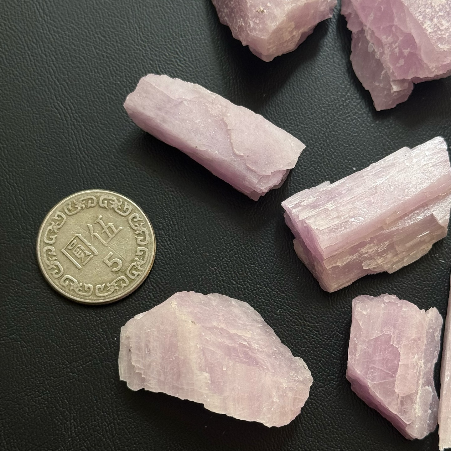 [原石] 紫鋰輝 原礦