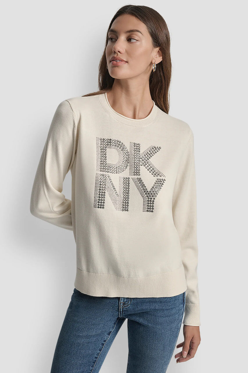 [S] DKNY EGGNOG DKNY STACKED RHINESTONE LOGO LONG SLEEVE CREW NECK, DJ5R0840-GOH (SD1717)