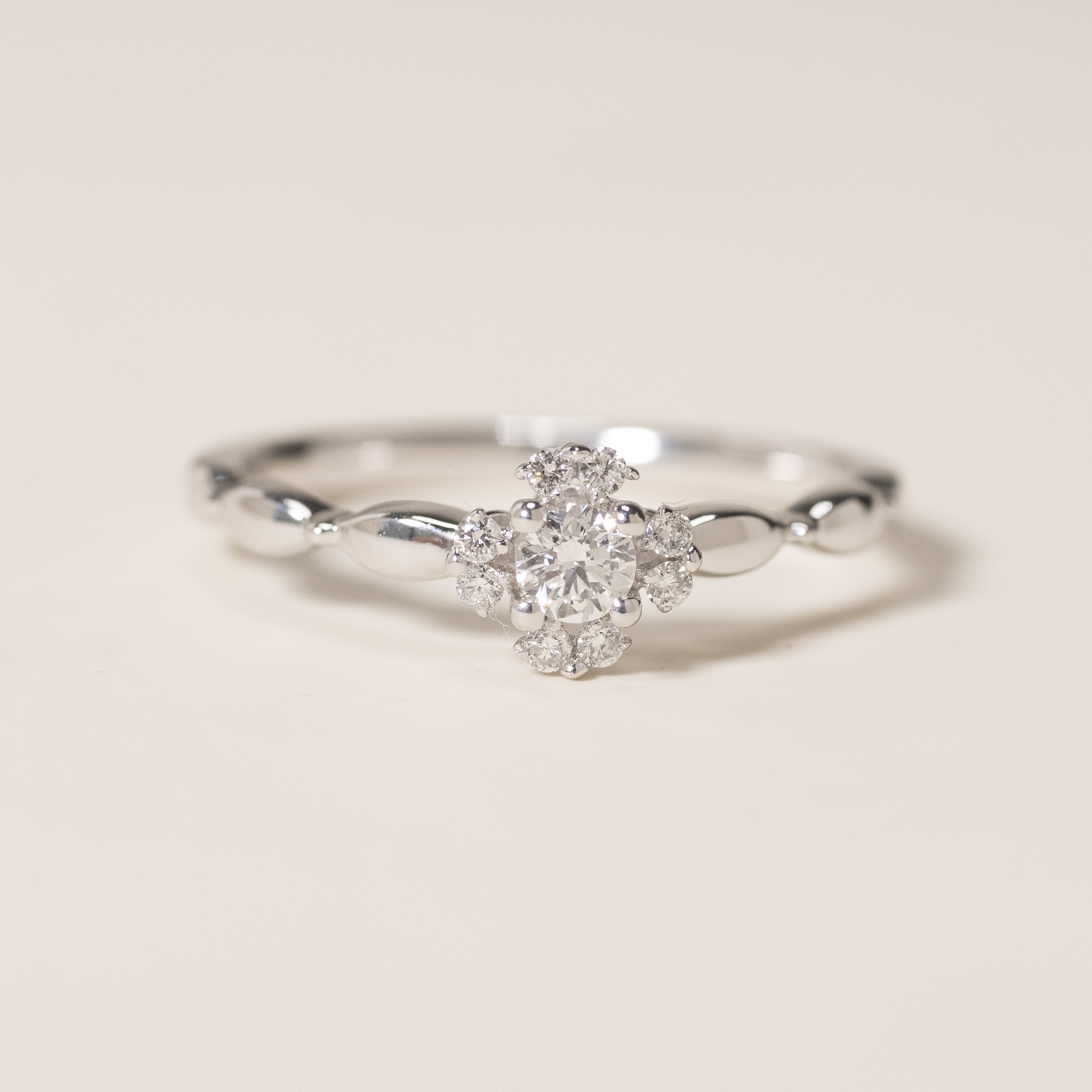 18K Flower Diamond Ring