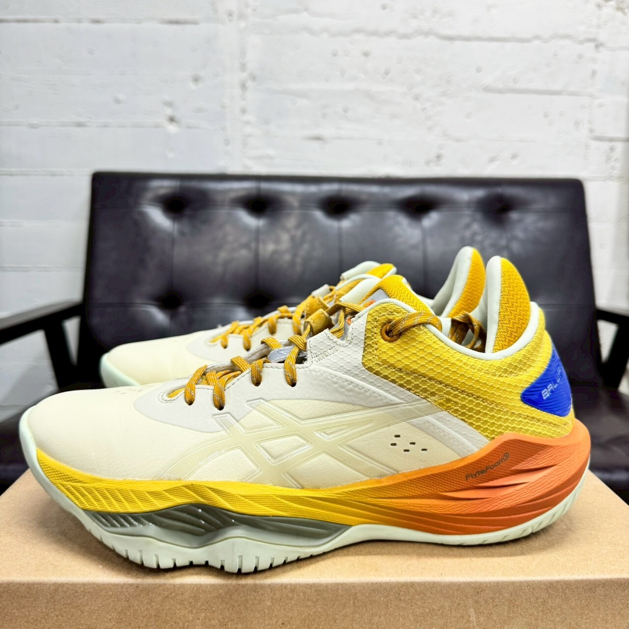 西門現貨 [ 極新二手US9.5/27.5CM] BALLAHOLIC X ASICS NOVA SURGE LOW 籃球 實戰鞋【1061A050-250】