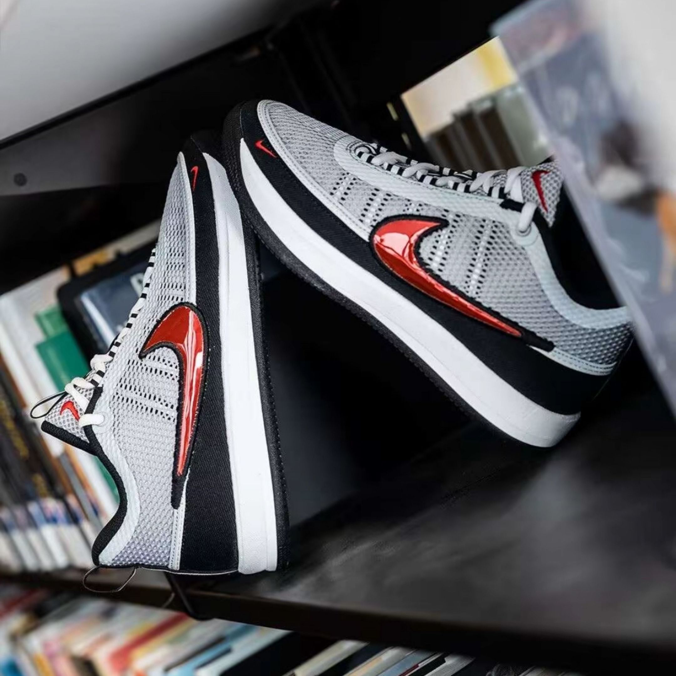 NICEDAY 現貨 Nike Book 2 布克 二代 籃球鞋 銀 銀灰 紅 籃球鞋 實戰 IQ0051-001