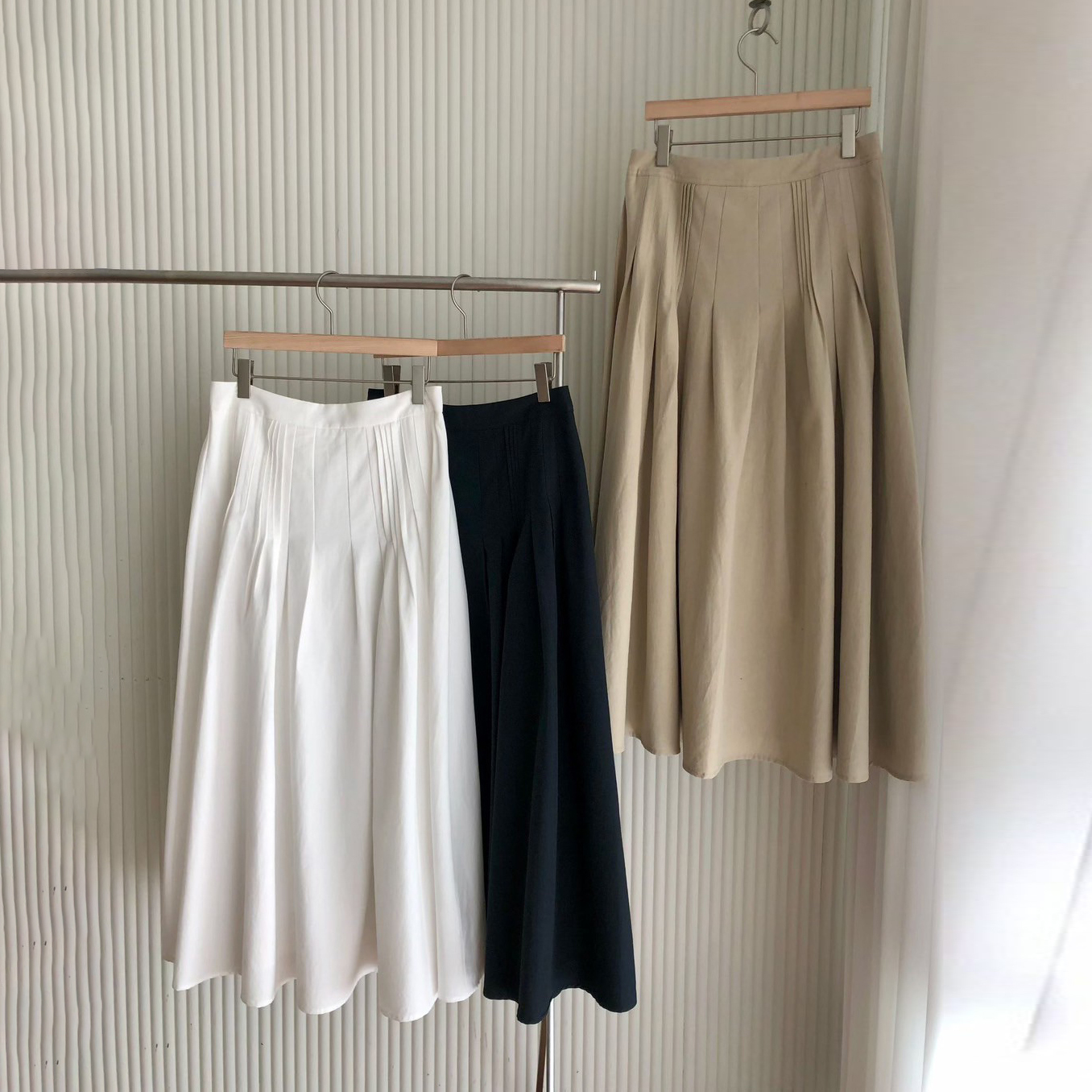 後腰鬆緊打褶A字傘擺百摺裙-F / 3色