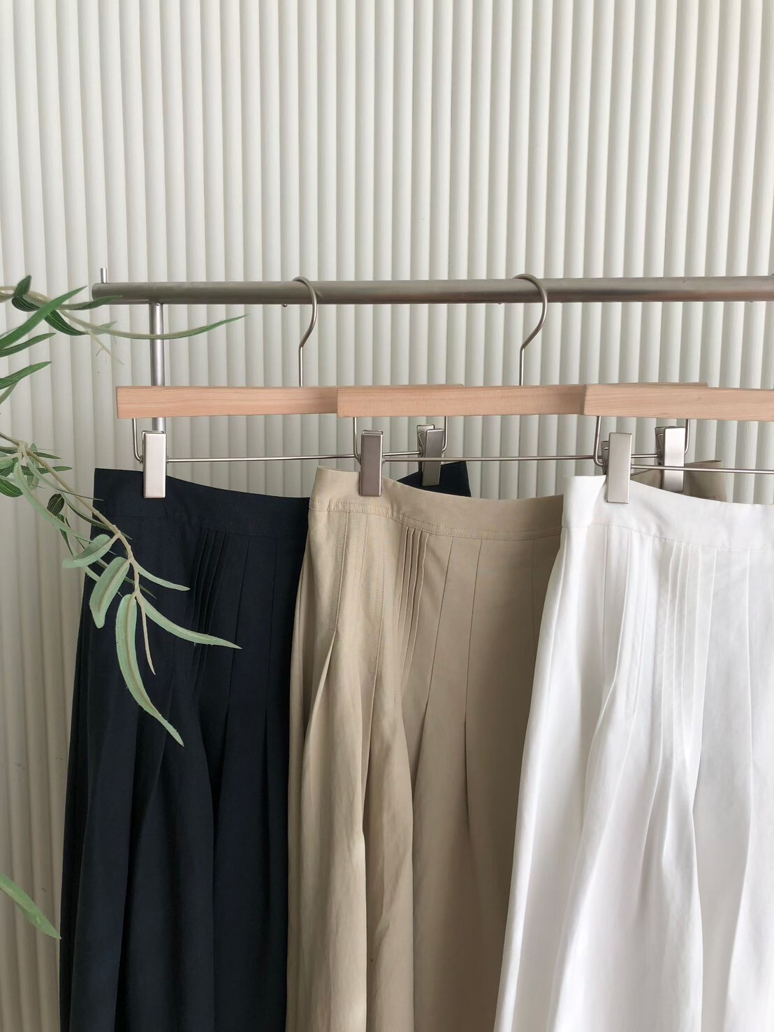 後腰鬆緊打褶A字傘擺百摺裙-F / 3色