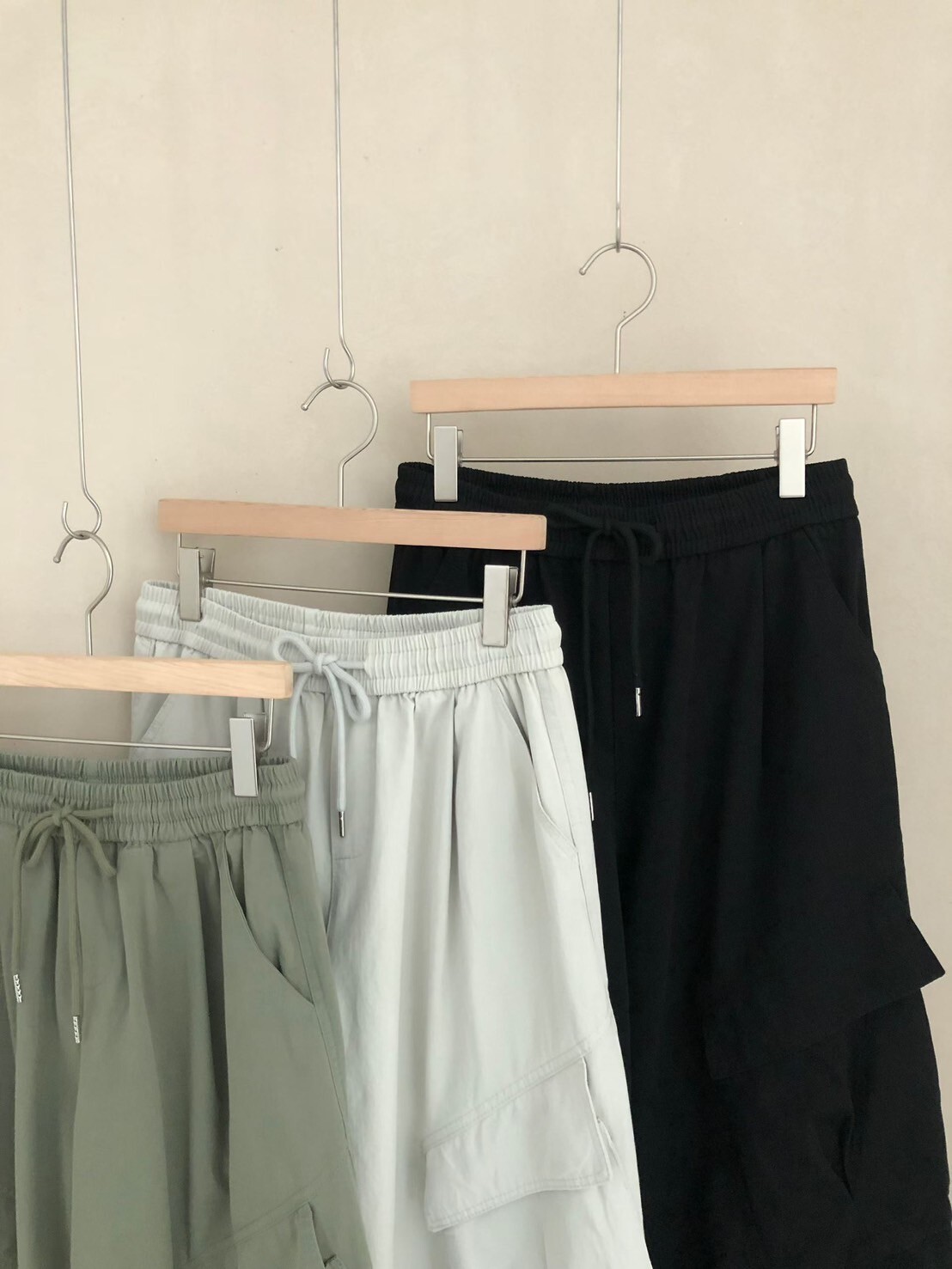 鬆緊腰同色系綁帶工裝縮口褲-F / 3色