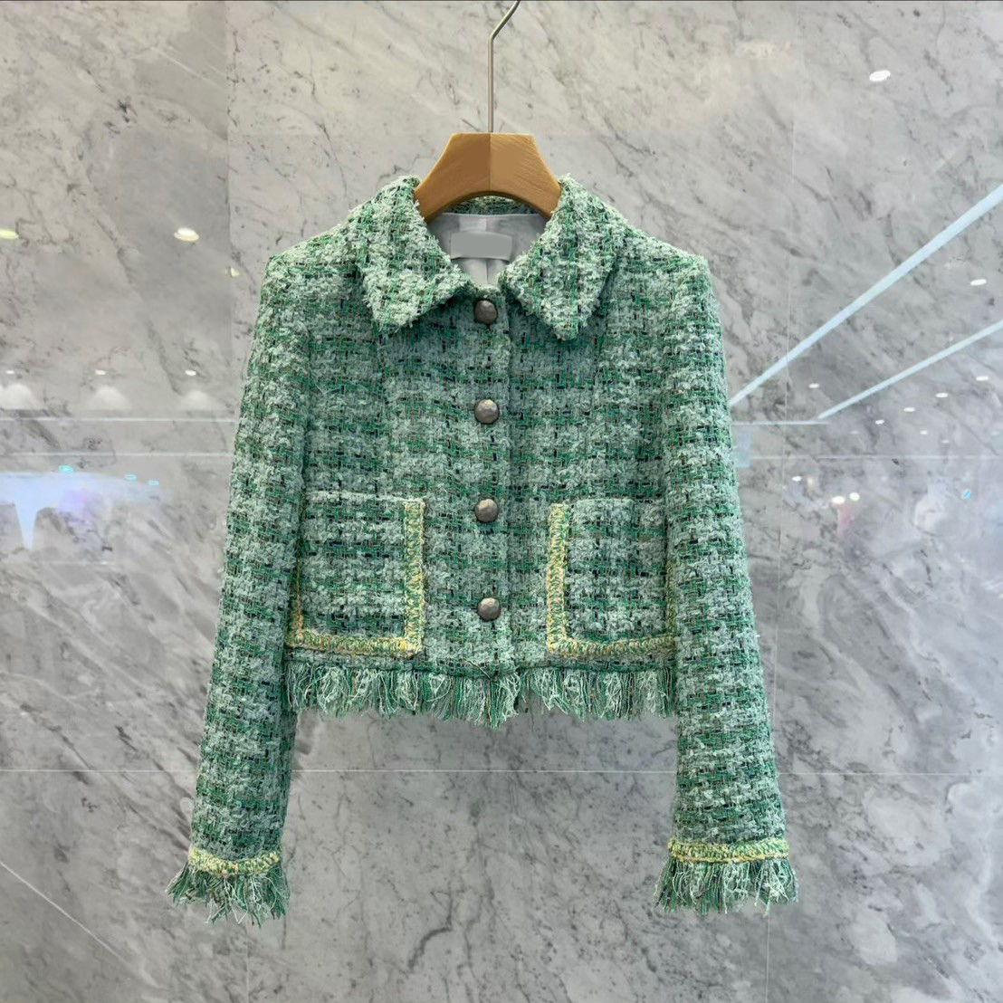 配色白綠格紋下擺流蘇造型小香排釦外套