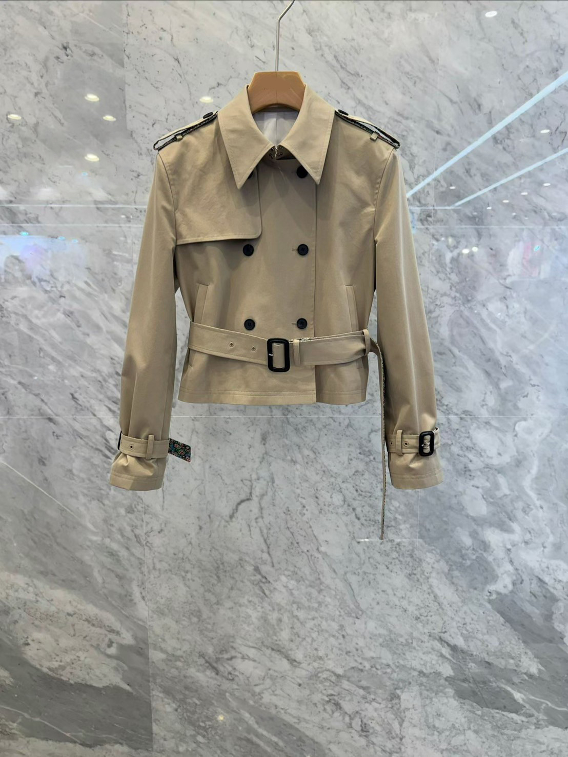 奶茶杏短版風衣外套+附腰帶雙排釦長裙SET