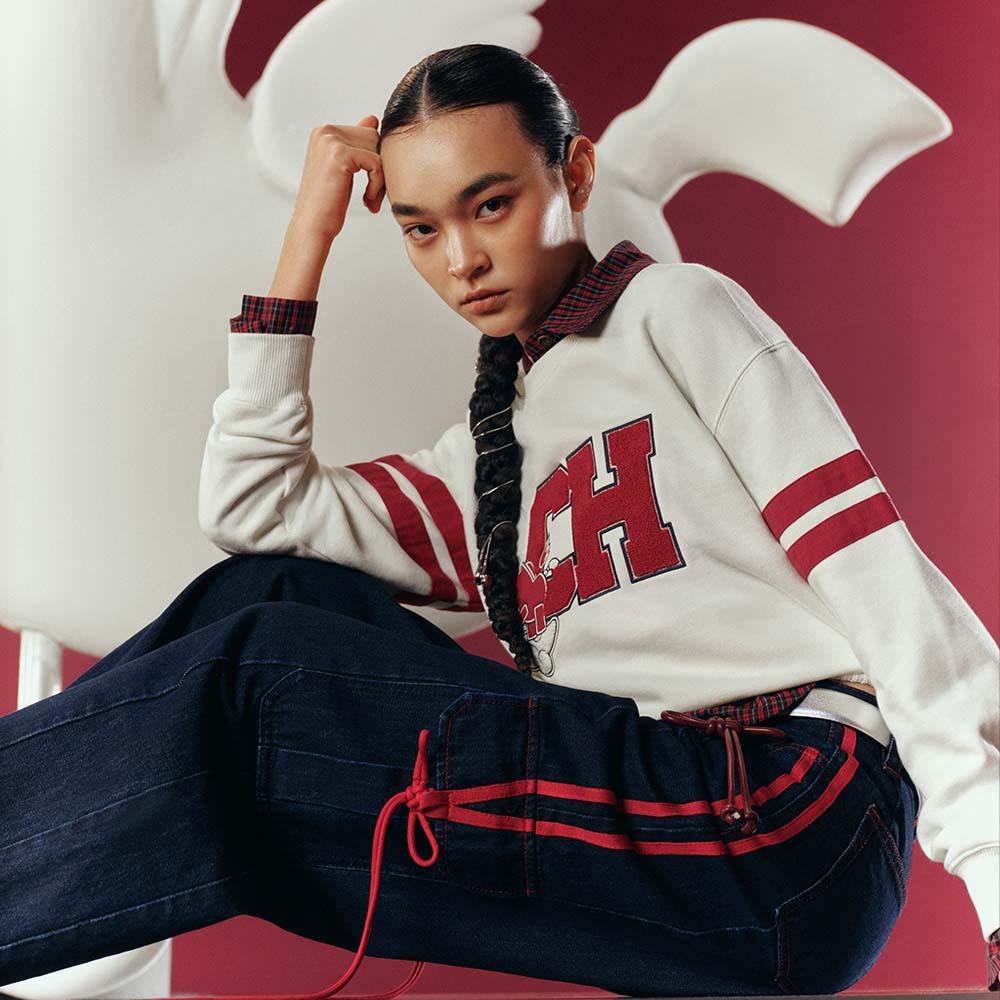 女款- CNY系列-馬年系列-CH毛巾刺繡 棉質圓領大學T-米白色 （U6ASWSW101M-104）