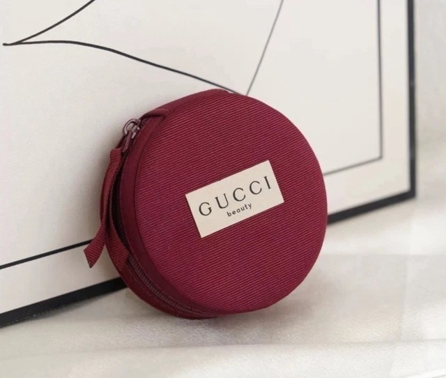 Gucci Beauty Vip Gift Red Burgundy Cushion Pouch Small Case