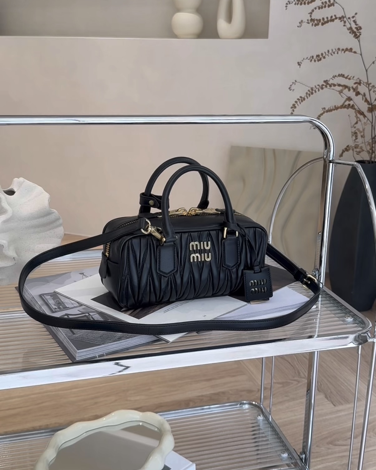 MIUMIU｜ARCADIE 納帕保齡球包 黑色 標準尺寸