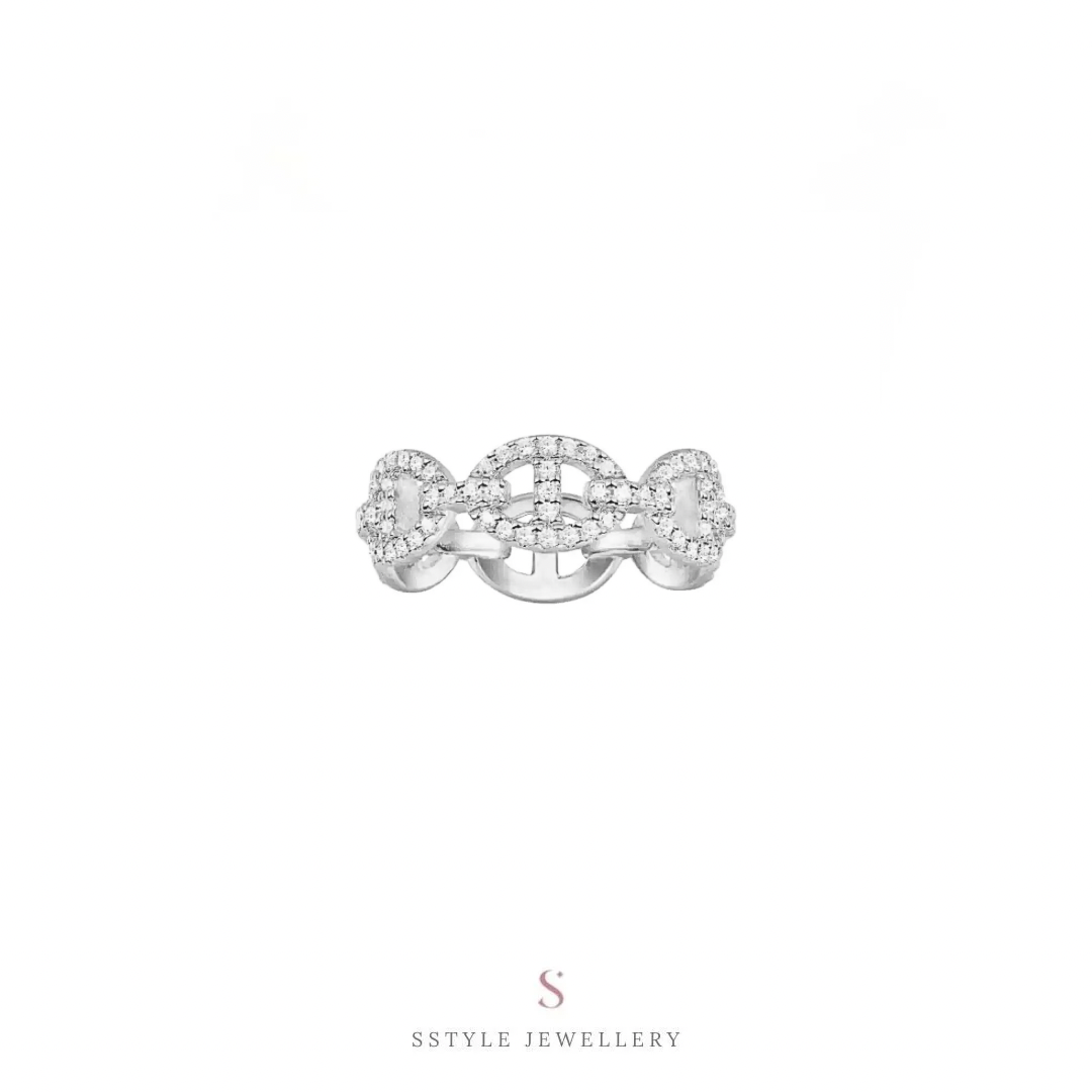 Daine moissanite ring