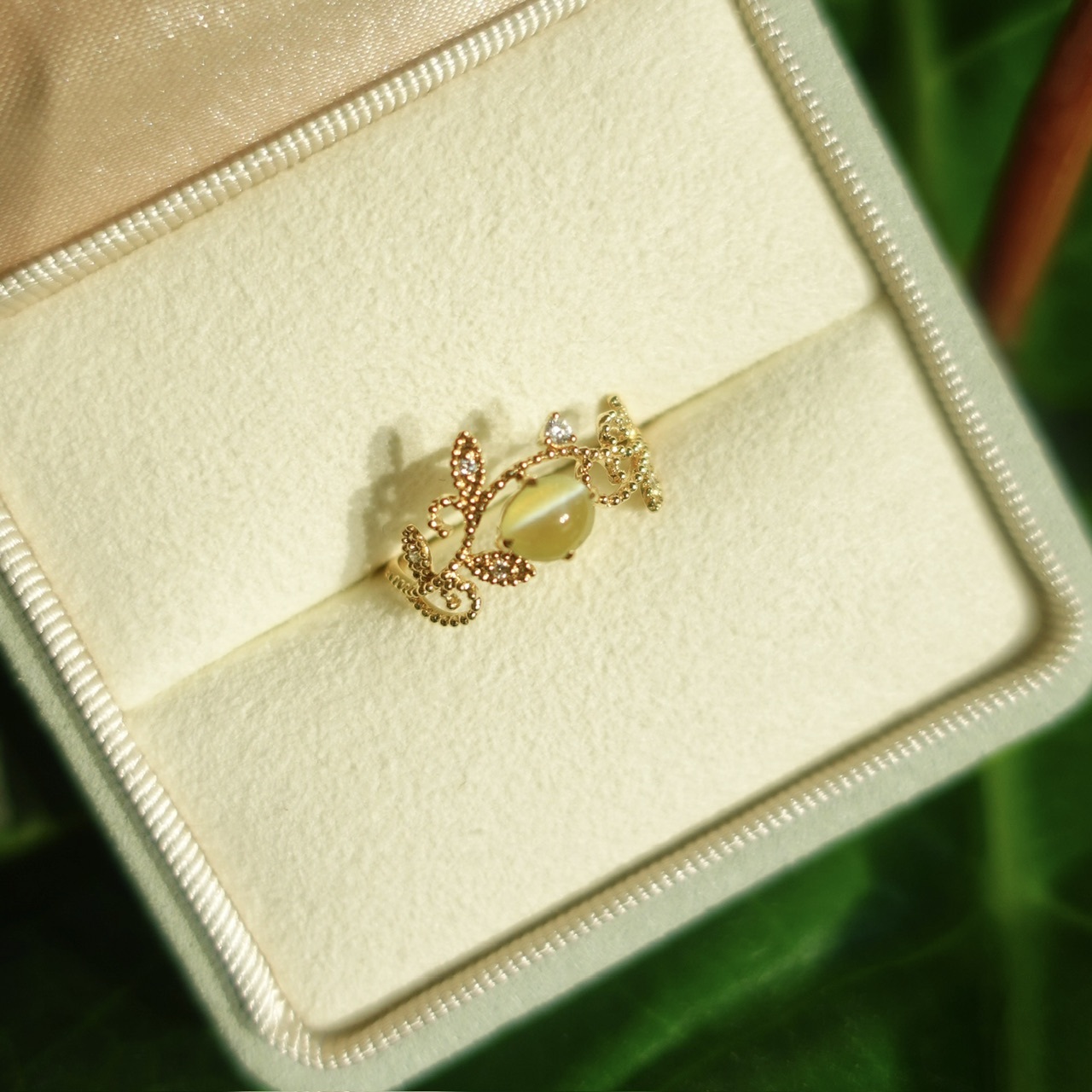 18K金金綠寶貓眼石鑽石戒指