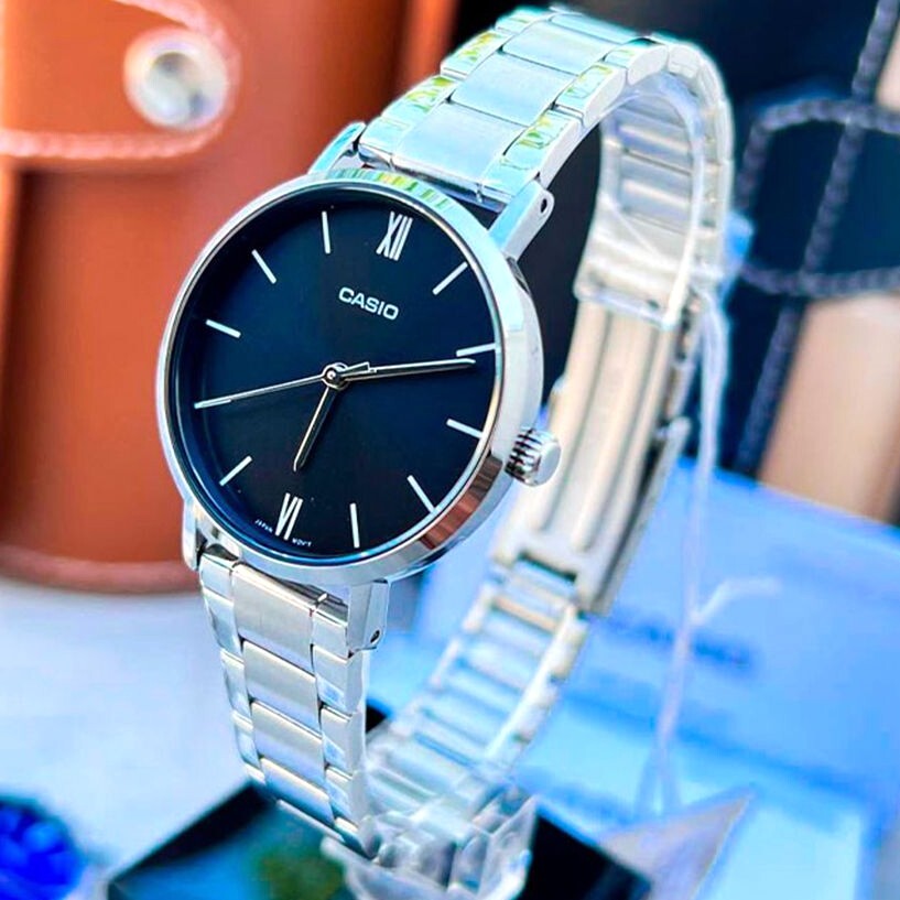 預購款【CASIO卡西歐】時尚簡約 流暢銀黑 不鏽鋼 手錶 LTP-VT02D-1A