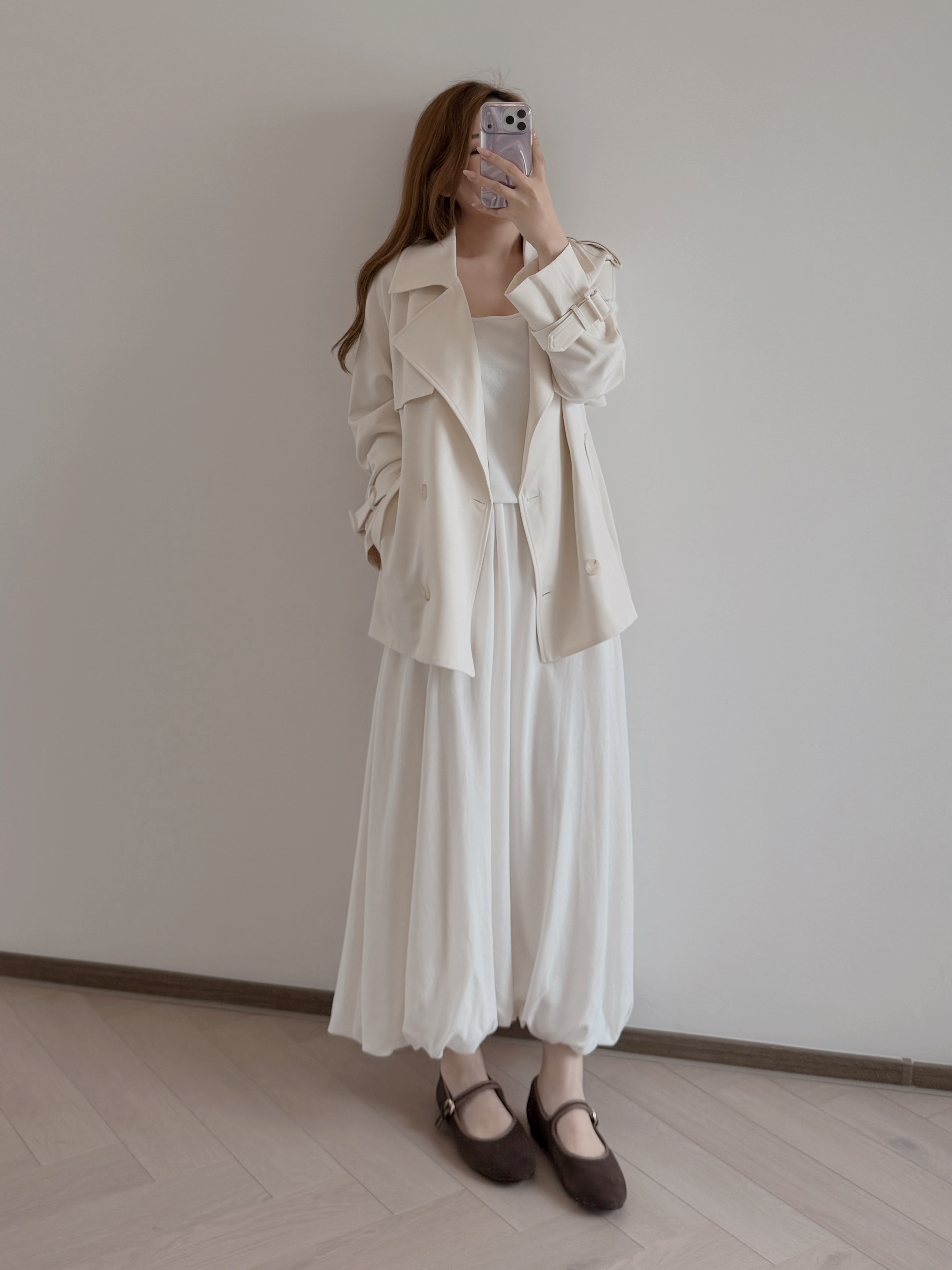 7388 白色垂墜感花苞裙